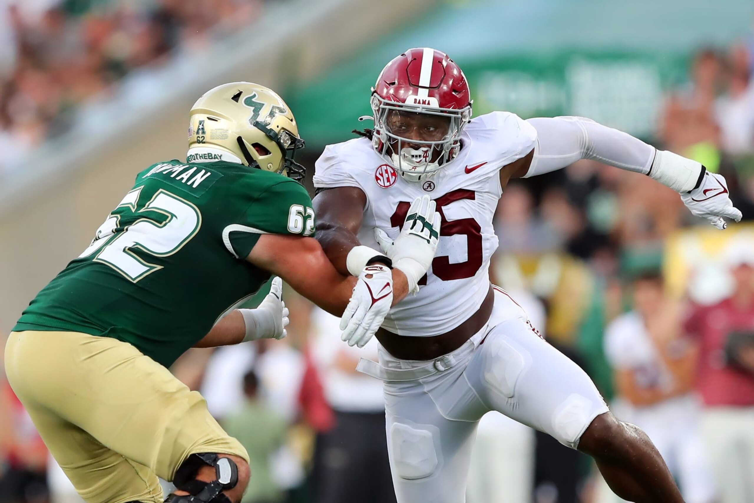 TAMPA, FL - SEPTEMBER 16: Alabama Linebacker Dallas Turner (15) rushes the passer during the College Football game between the Alabama Crimson Tide and the South Florida Bulls on September 16, 2023 at Raymond James Stadium in Tampa, FL. (Photo by Cliff Welch/Icon Sportswire via Getty Images)