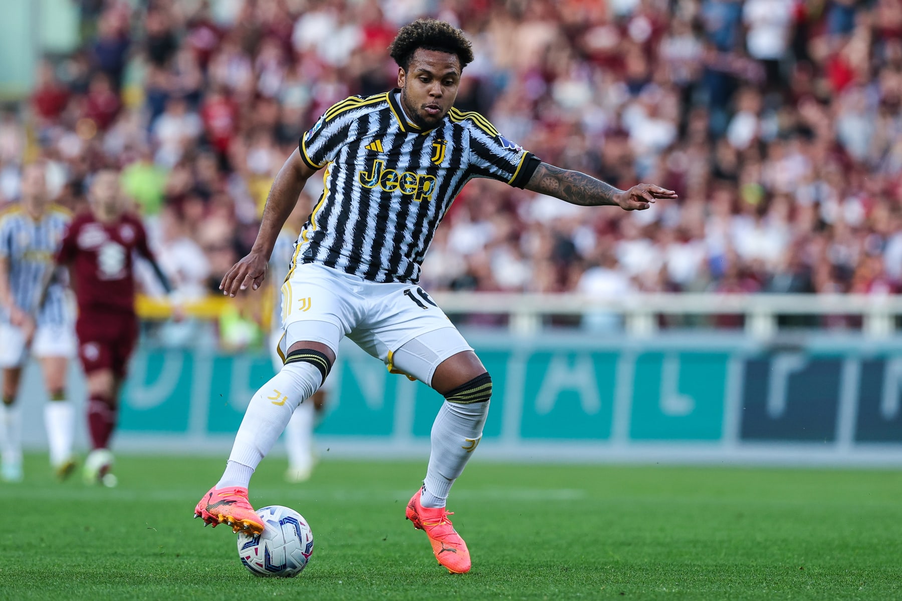 TURIN, ITALY - 2024/04/13: Weston McKennie of Juventus FC seen in action during the Serie A 2023/24 football match between Torino FC and Juventus FC at Stadio Olimpico Grande Torino. Final score; Torino 0:0 Juventus. (Photo by Fabrizio Carabelli/SOPA Images/LightRocket via Getty Images)