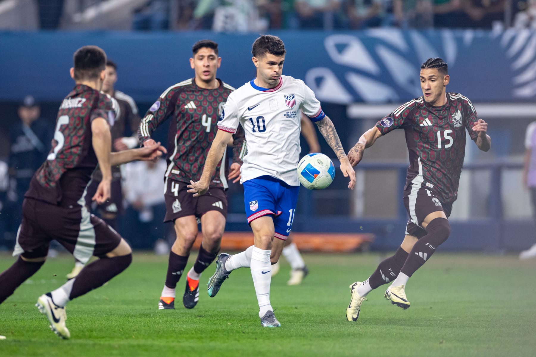 ARLINGTON, TX - MARCH 24: United States forward Christian Pulisic (#10) tries to control the ball in traffic during the Concacaf Nations League Final match between Mexico and the United States on March 24, 2024 at AT&T Stadium in Arlington, Texas.  (Photo by Matthew Visinsky/Icon Sportswire via Getty Images)