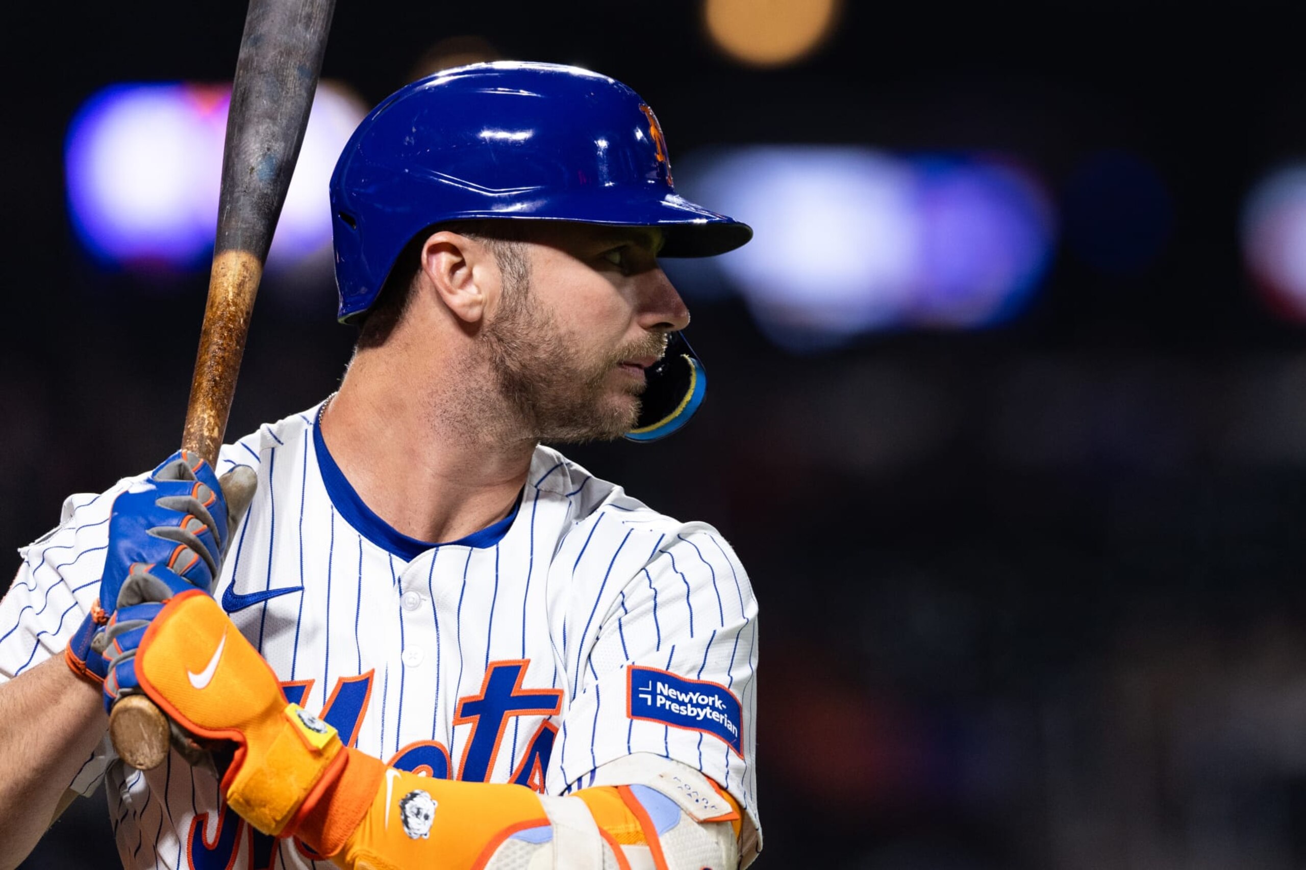 NEW YORK, NEW YORK - APRIL 01: Pete Alonso #20 of the New York Mets waits on-deck during the fourth inning of the game against the Detroit Tigers at Citi Field on April 01, 2024 in New York City. (Photo by Dustin Satloff/Getty Images)