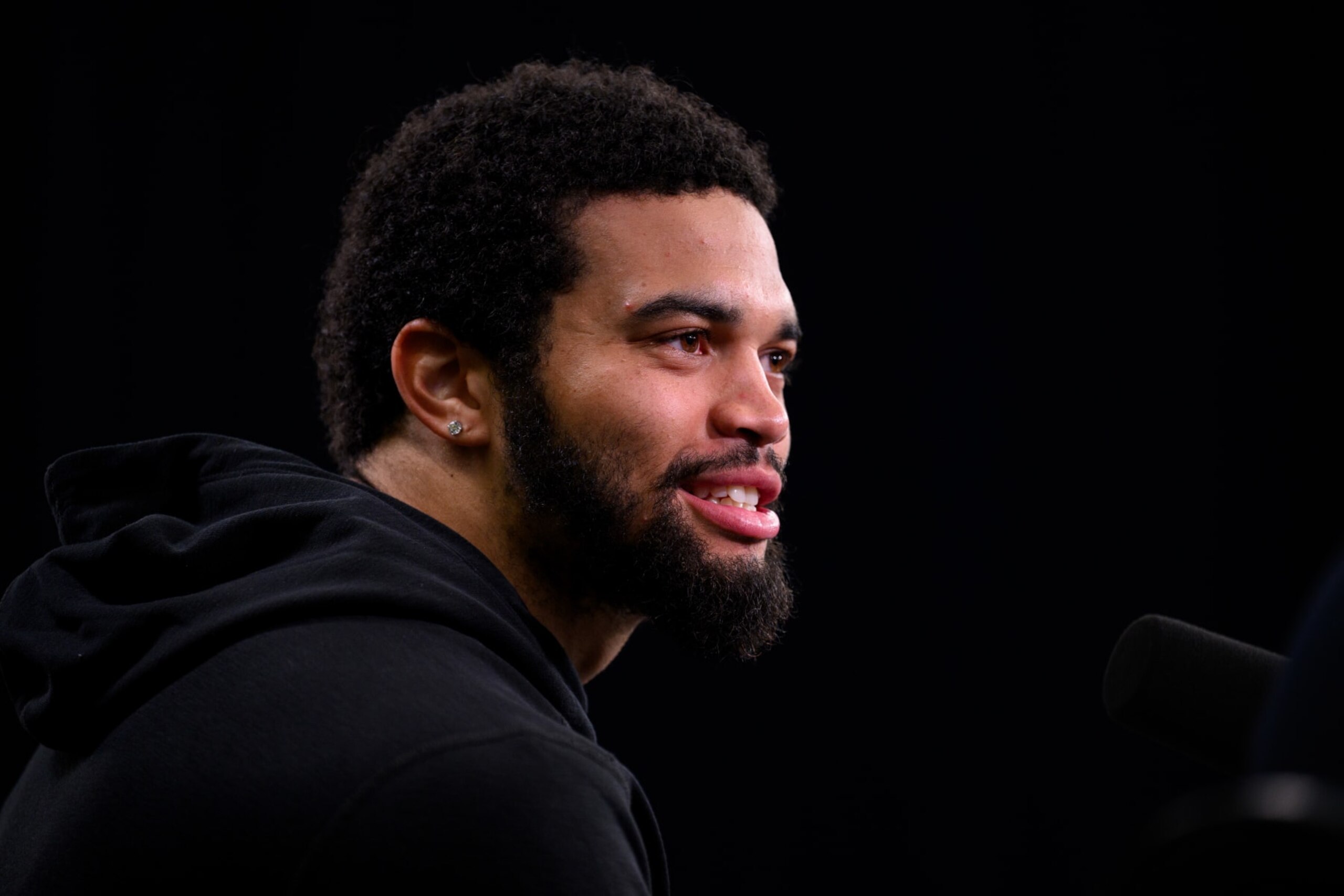 INDIANAPOLIS, IN - MARCH 01: USC quarterback Caleb Williams answers questions from the media during the NFL Scouting Combine on March 1, 2024, at the Indiana Convention Center in Indianapolis, IN. (Photo by Zach Bolinger/Icon Sportswire via Getty Images)