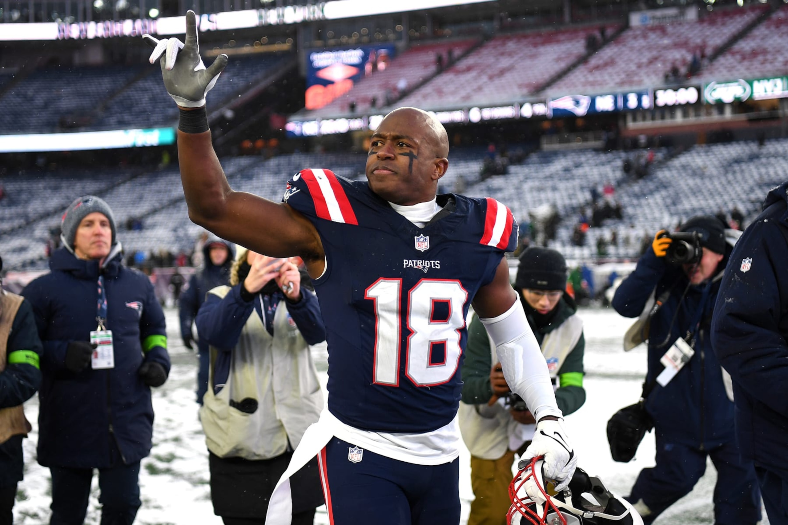 FOXBOROUGH, MASSACHUSETTS - JANUARY 07: Matthew Slater #18 of the New England Patriots waves to fans while walking off the field after a game against the New York Jets at Gillette Stadium on January 07, 2024 in Foxborough, Massachusetts. (Photo by Billie Weiss/Getty Images) FOXBOROUGH, MASSACHUSETTS - JANUARY 07: Matthew Slater #18 of the New England Patriots waves to fans while walking off the field after a game against the New York Jets at Gillette Stadium on January 07, 2024 in Foxborough, Massachusetts. (Photo by Billie Weiss/Getty Images)