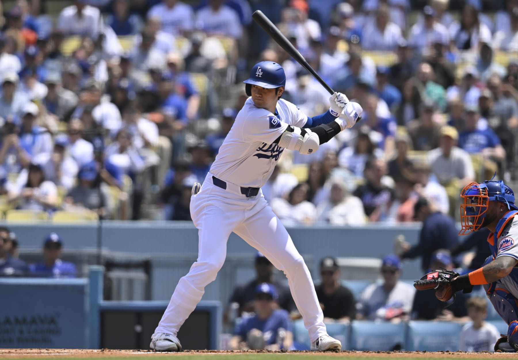 LOS ANGELES, CALIFORNIA - APRIL 20: Shohei Ohtani #17 of the Los Angeles Dodgers bats against the New York Mets in the first inning at Dodger Stadium on April 20, 2024 in Los Angeles, California. (Photo by John McCoy/Getty Images)