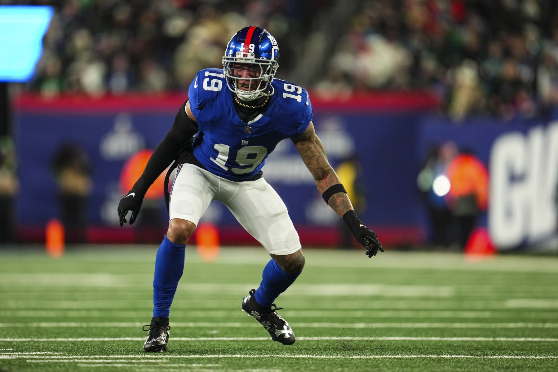 EAST RUTHERFORD, NJ - JANUARY 07: Isaiah Simmons #19 of the New York Giants defends in coverage during an NFL football game against the Philadelphia Eagles at MetLife Stadium on January 7, 2024 in East Rutherford, New Jersey. (Photo by Cooper Neill/Getty Images)