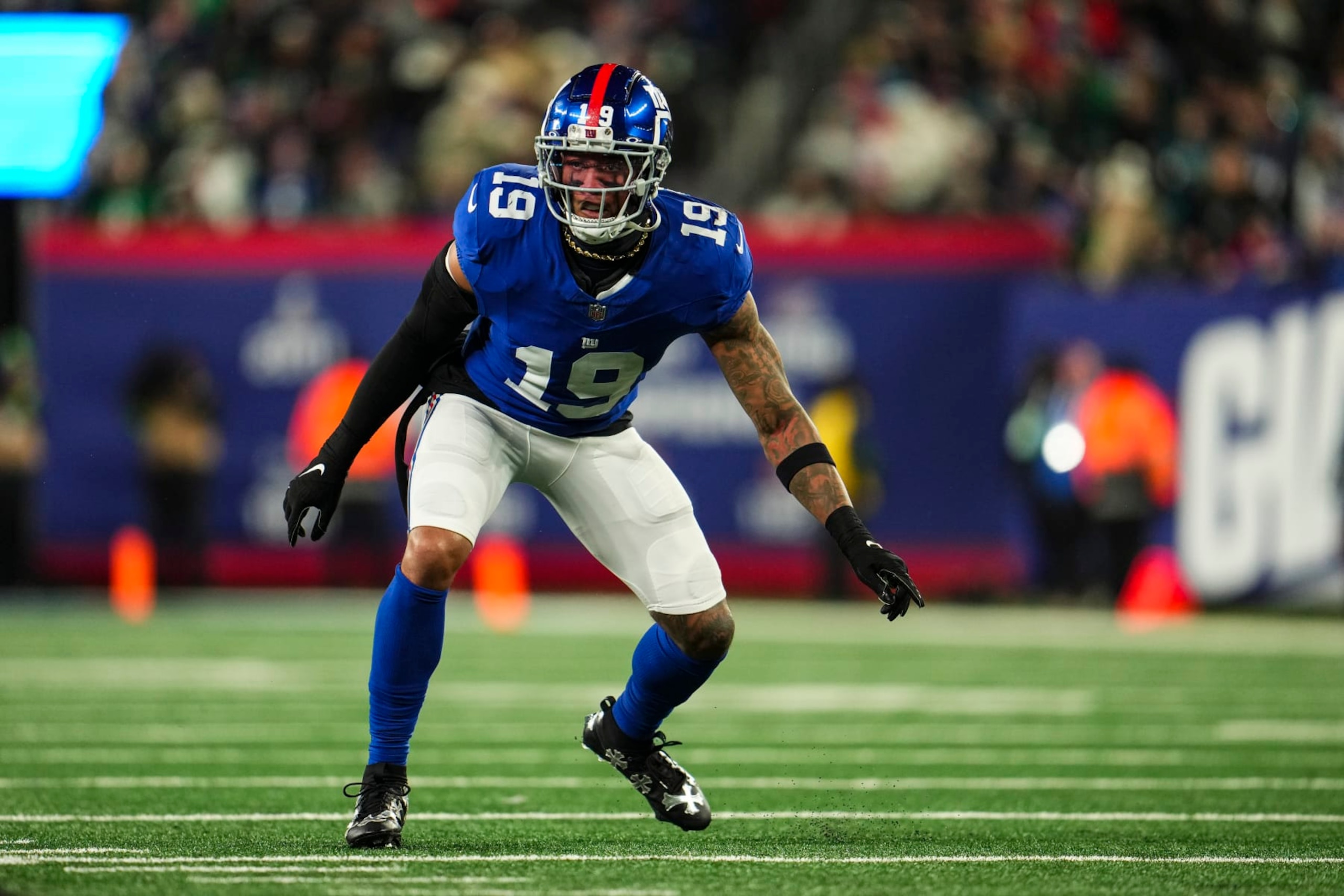 EAST RUTHERFORD, NJ - JANUARY 07: Isaiah Simmons #19 of the New York Giants defends in coverage during an NFL football game against the Philadelphia Eagles at MetLife Stadium on January 7, 2024 in East Rutherford, New Jersey. (Photo by Cooper Neill/Getty Images)