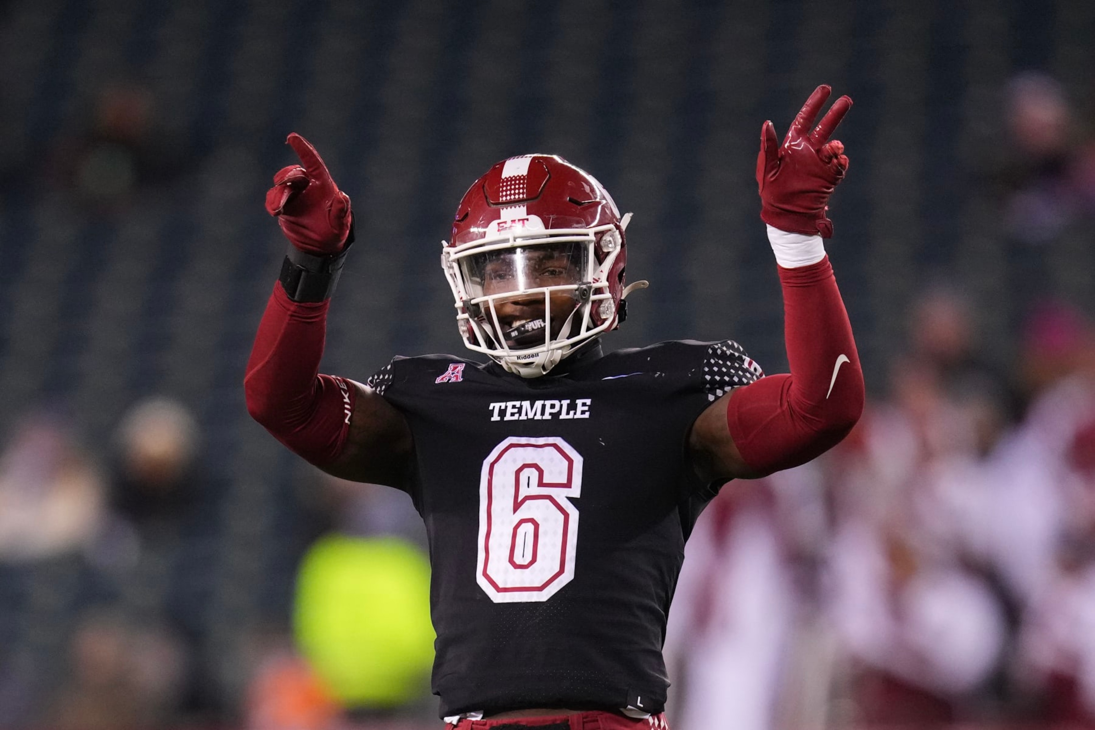 PHILADELPHIA, PA - NOVEMBER 19: Jordan Magee #6 of the Temple Owls reacts against the Cincinnati Bearcats at Lincoln Financial Field on November 19, 2022 in Philadelphia, Pennsylvania. (Photo by Mitchell Leff/Getty Images)