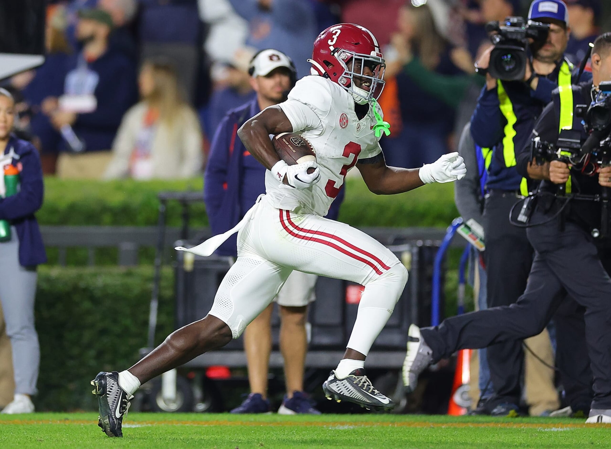 AUBURN, ALABAMA - NOVEMBER 25: Terrion Arnold #3 of the Alabama Crimson Tide returns an interception on the last pass attempt by Payton Thorne #1 of the Auburn Tigers in their 27-24 win at Jordan-Hare Stadium on November 25, 2023 in Auburn, Alabama. (Photo by Kevin C. Cox/Getty Images) AUBURN, ALABAMA - NOVEMBER 25: Terrion Arnold #3 of the Alabama Crimson Tide returns an interception on the last pass attempt by Payton Thorne #1 of the Auburn Tigers in their 27-24 win at Jordan-Hare Stadium on November 25, 2023 in Auburn, Alabama. (Photo by Kevin C. Cox/Getty Images)