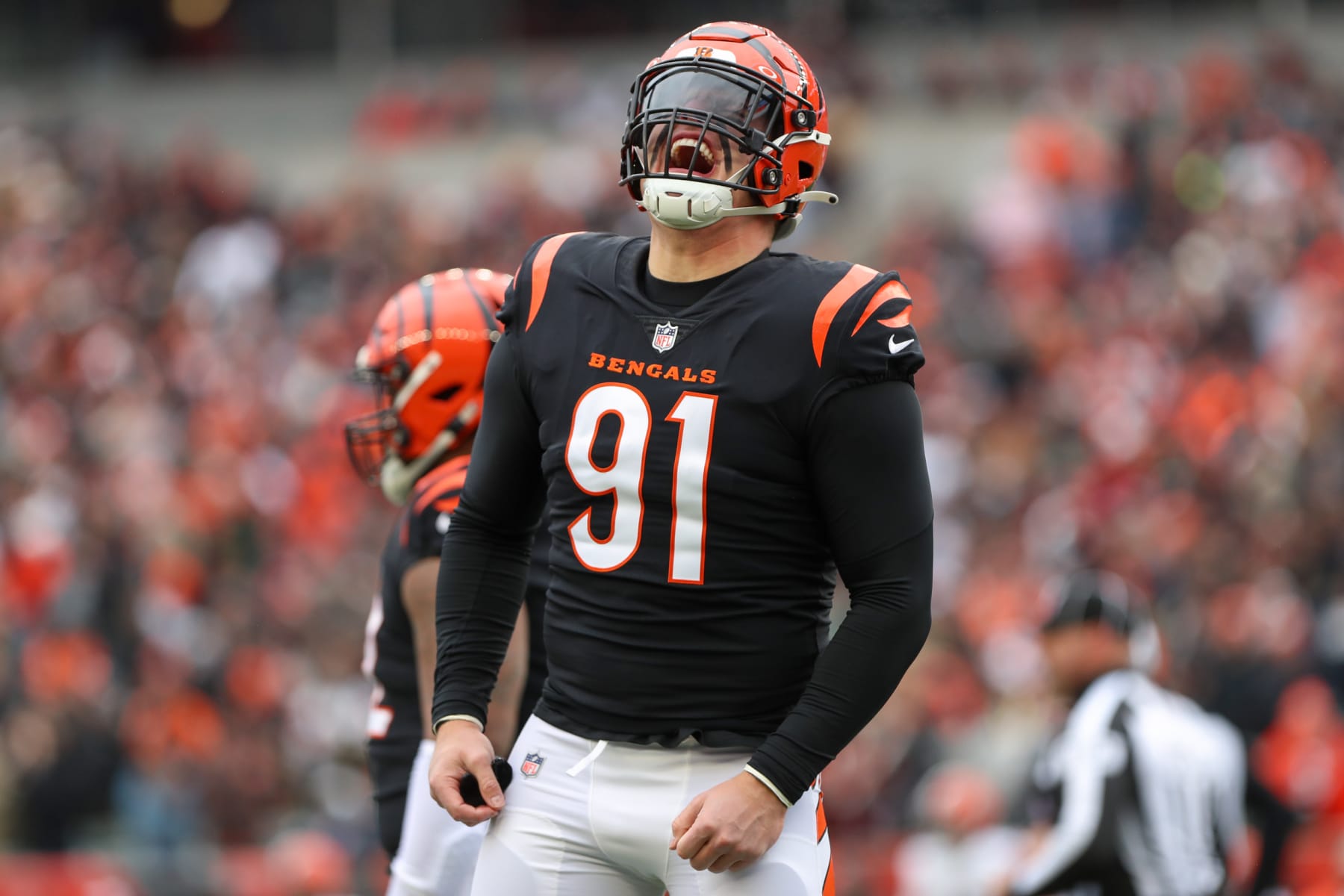Bengals' Trey Hendrickson Requests Trade, Eyes New Contract Amid Retirement Decision