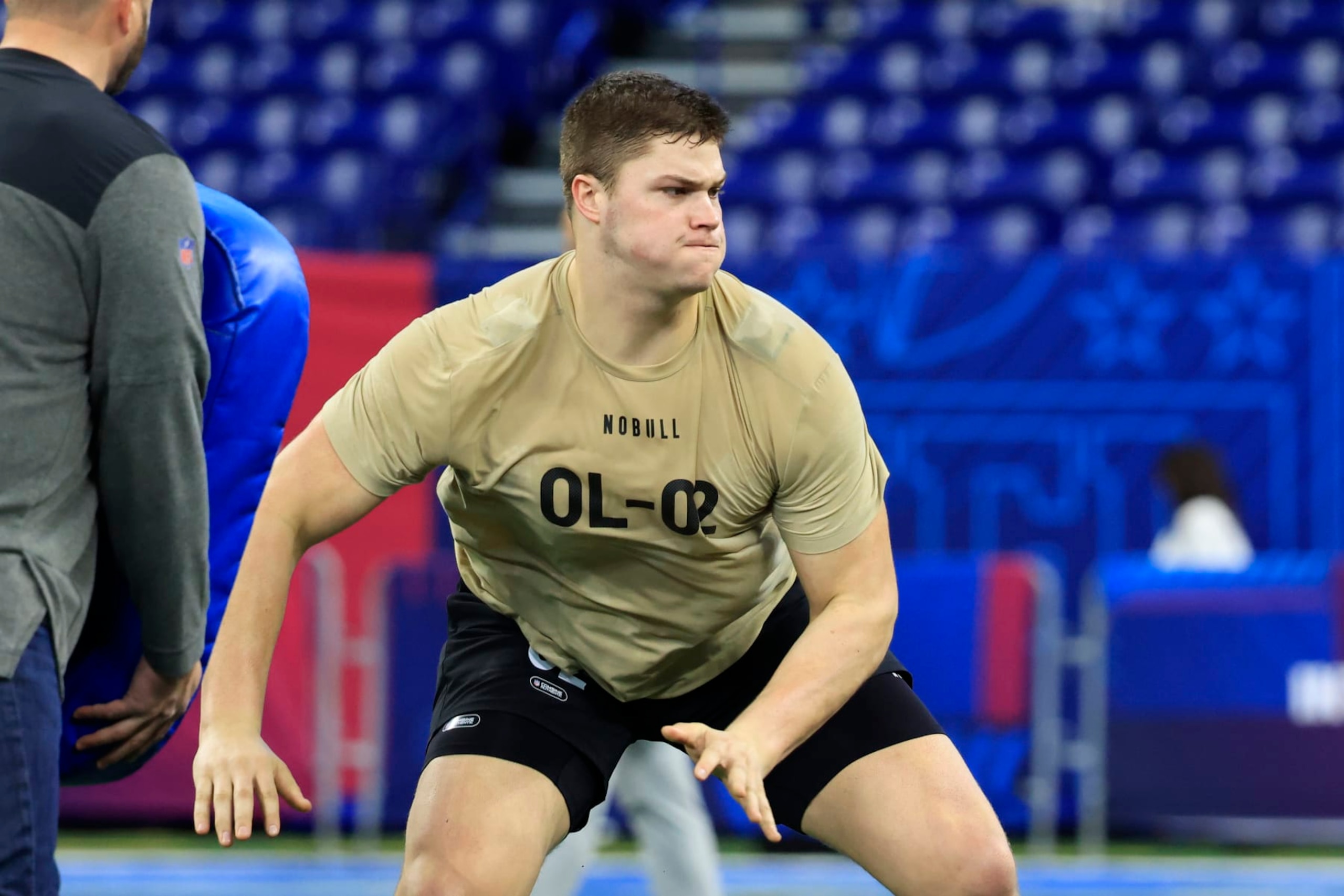 INDIANAPOLIS, INDIANA - MARCH 03: Joe Alt #OL02 of the Notre Dame participates in a drill during the NFL Combine at Lucas Oil Stadium on March 03, 2024 in Indianapolis, Indiana. (Photo by Justin Casterline/Getty Images) INDIANAPOLIS, INDIANA - MARCH 03: Joe Alt #OL02 of the Notre Dame participates in a drill during the NFL Combine at Lucas Oil Stadium on March 03, 2024 in Indianapolis, Indiana. (Photo by Justin Casterline/Getty Images)