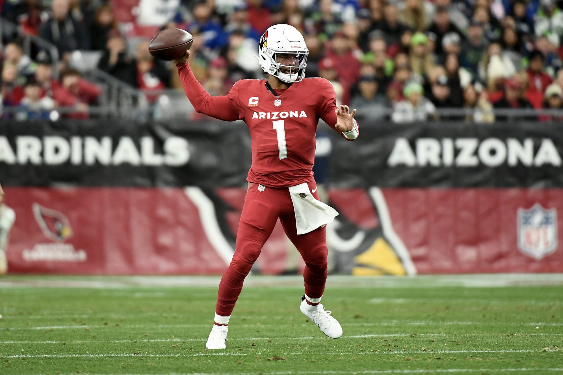 GLENDALE, ARIZONA - JANUARY 07: Kyler Murray #1 of the Arizona Cardinals looks to pass during the first half against the Seattle Seahawks at State Farm Stadium on January 07, 2024 in Glendale, Arizona. (Photo by Jennifer Stewart/Getty Images) GLENDALE, ARIZONA - JANUARY 07: Kyler Murray #1 of the Arizona Cardinals looks to pass during the first half against the Seattle Seahawks at State Farm Stadium on January 07, 2024 in Glendale, Arizona. (Photo by Jennifer Stewart/Getty Images)