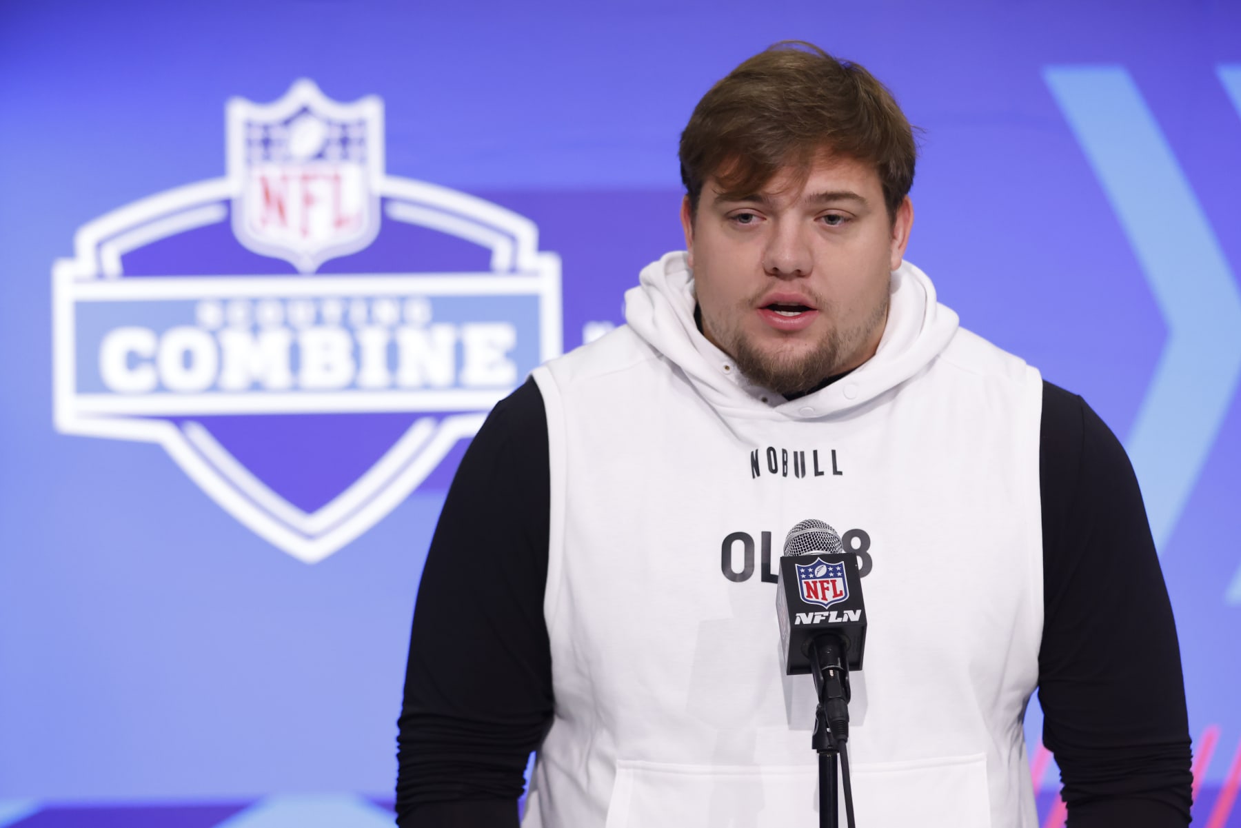 Oregon OL prospect Jackson Powers-Johnson