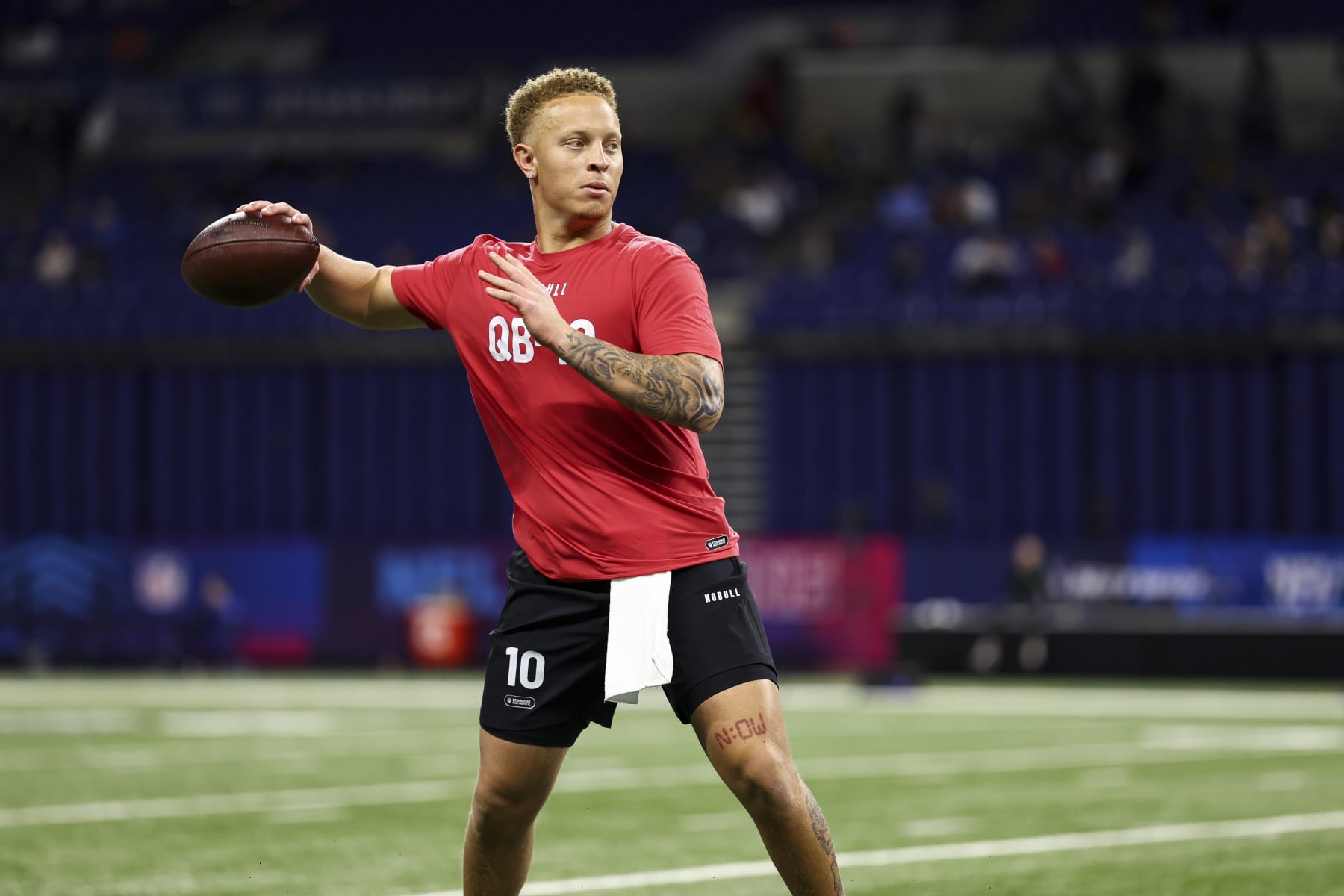 INDIANAPOLIS, INDIANA - MARCH 2: Spencer Rattler #QB10 of South Carolina participates in a drill during the NFL Combine at the Lucas Oil Stadium on March 2, 2024 in Indianapolis, Indiana. (Photo by Kevin Sabitus/Getty Images)