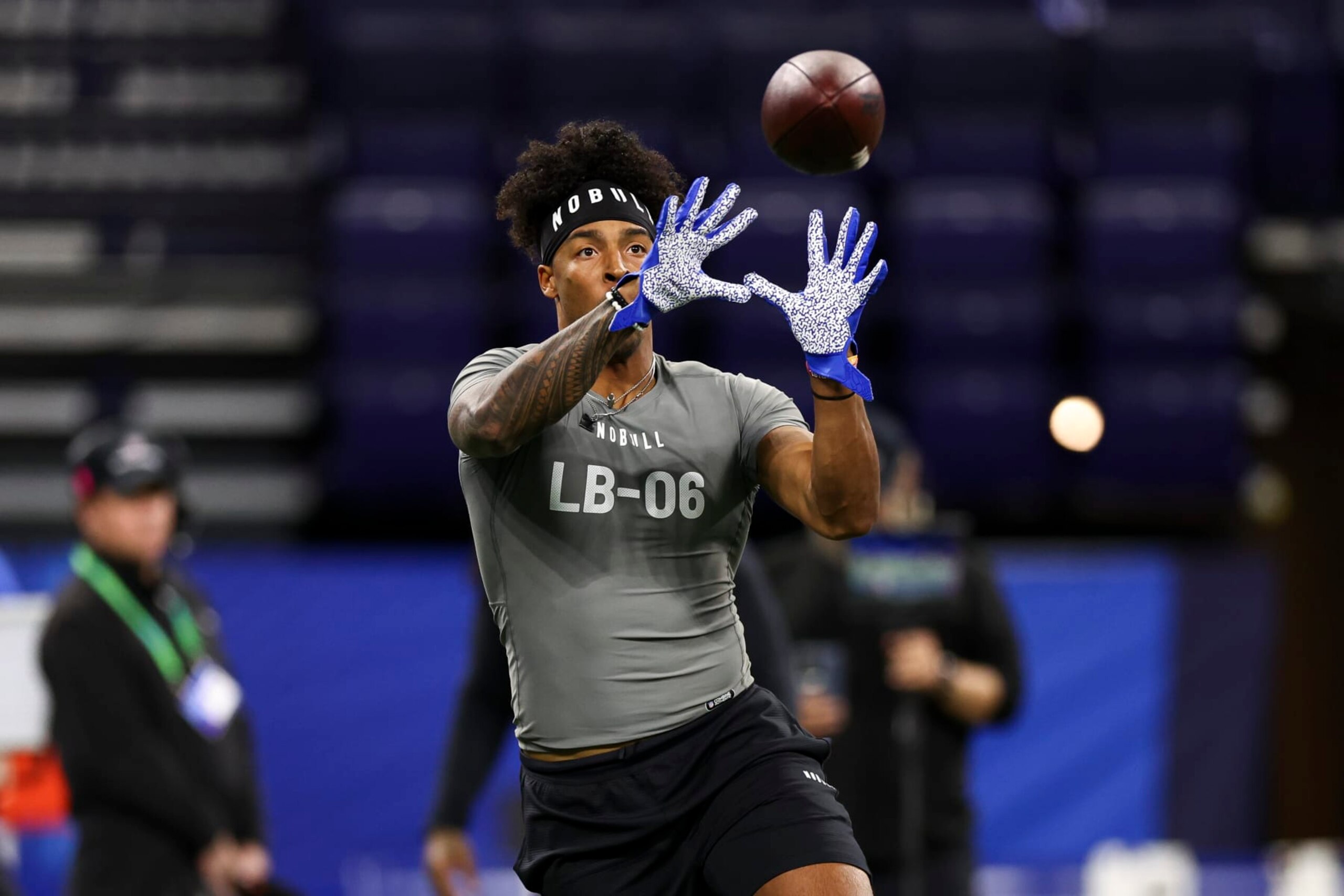 INDIANAPOLIS, INDIANA - FEBRUARY 29: Steele Chambers #LB06 of Ohio State participates in a drill during the NFL Combine at Lucas Oil Stadium on February 29, 2024 in Indianapolis, Indiana. (Photo by Kevin Sabitus/Getty Images)