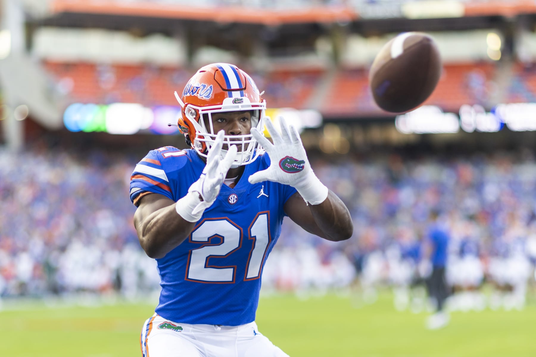GAINESVILLE, FLORIDA - SEPTEMBER 17: Lorenzo Lingard #21 of the Florida Gators catches a pass before the start of a game against the South Florida Bulls at Ben Hill Griffin Stadium on September 17, 2022 in Gainesville, Florida. (Photo by James Gilbert/Getty Images)