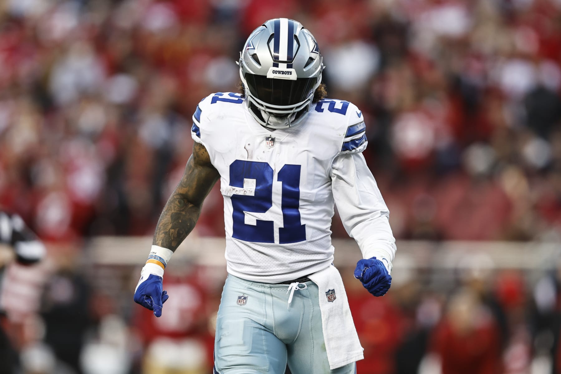 SANTA CLARA, CALIFORNIA - JANUARY 22: Ezekiel Elliott #21 of the Dallas Cowboys looks on during an NFL divisional round playoff football game between the San Francisco 49ers and the Dallas Cowboys at Levi's Stadium on January 22, 2023 in Santa Clara, California. (Photo by Michael Owens/Getty Images)