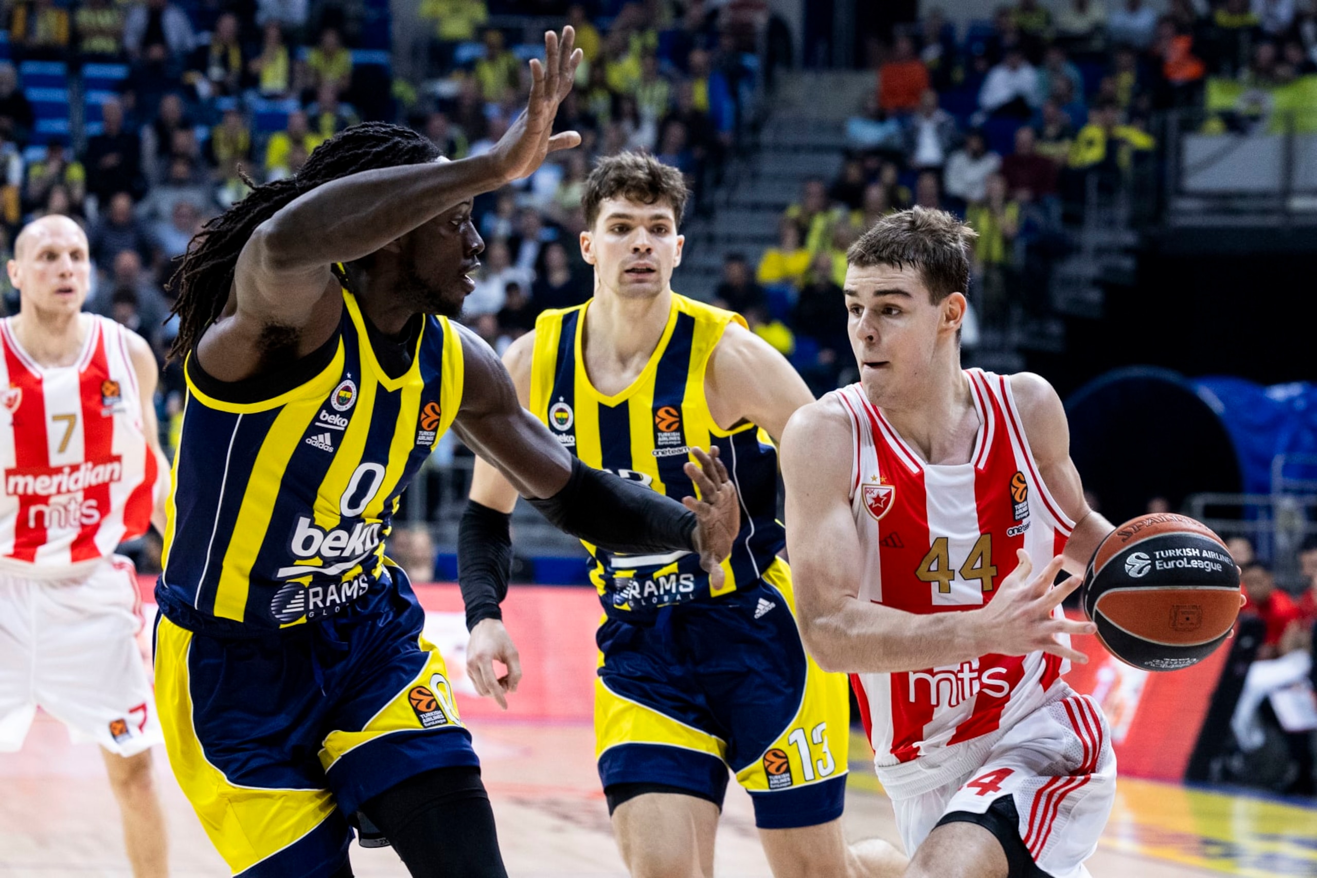 ISTANBUL, TURKEY - JANUARY 02: Nikola Topic, #44 of Crvena Zvezda Meridianbet Belgrade in action during the Turkish Airlines EuroLeague Regular Season Round 18 match between Fenerbahce Beko Istanbul and Crvena Zvezda Meridianbet Belgrade at Ulker Sports Arena on January 02, 2024 in Istanbul, Turkey. (Photo by Tolga Adanali/Euroleague Basketball via Getty Images)