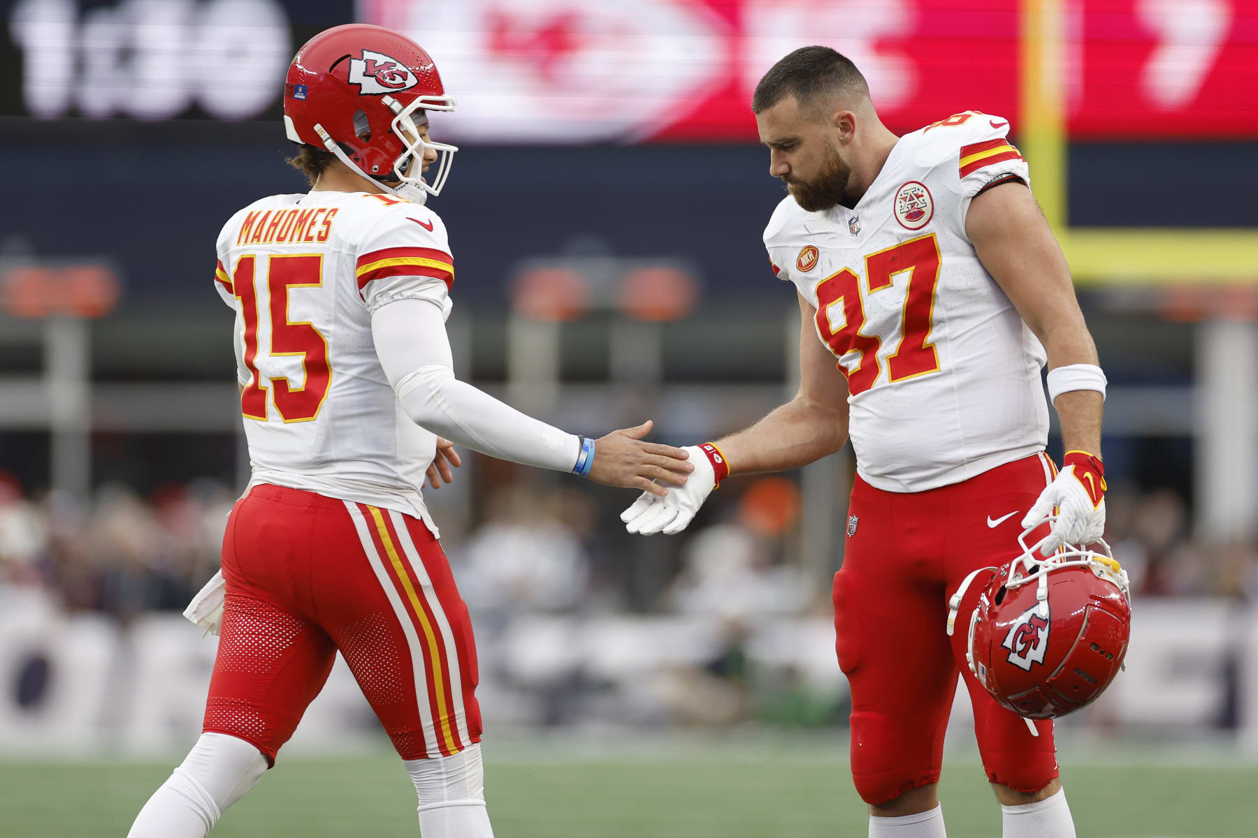 Chiefs' Patrick Mahomes Congratulates Travis Kelce on Historic Contract