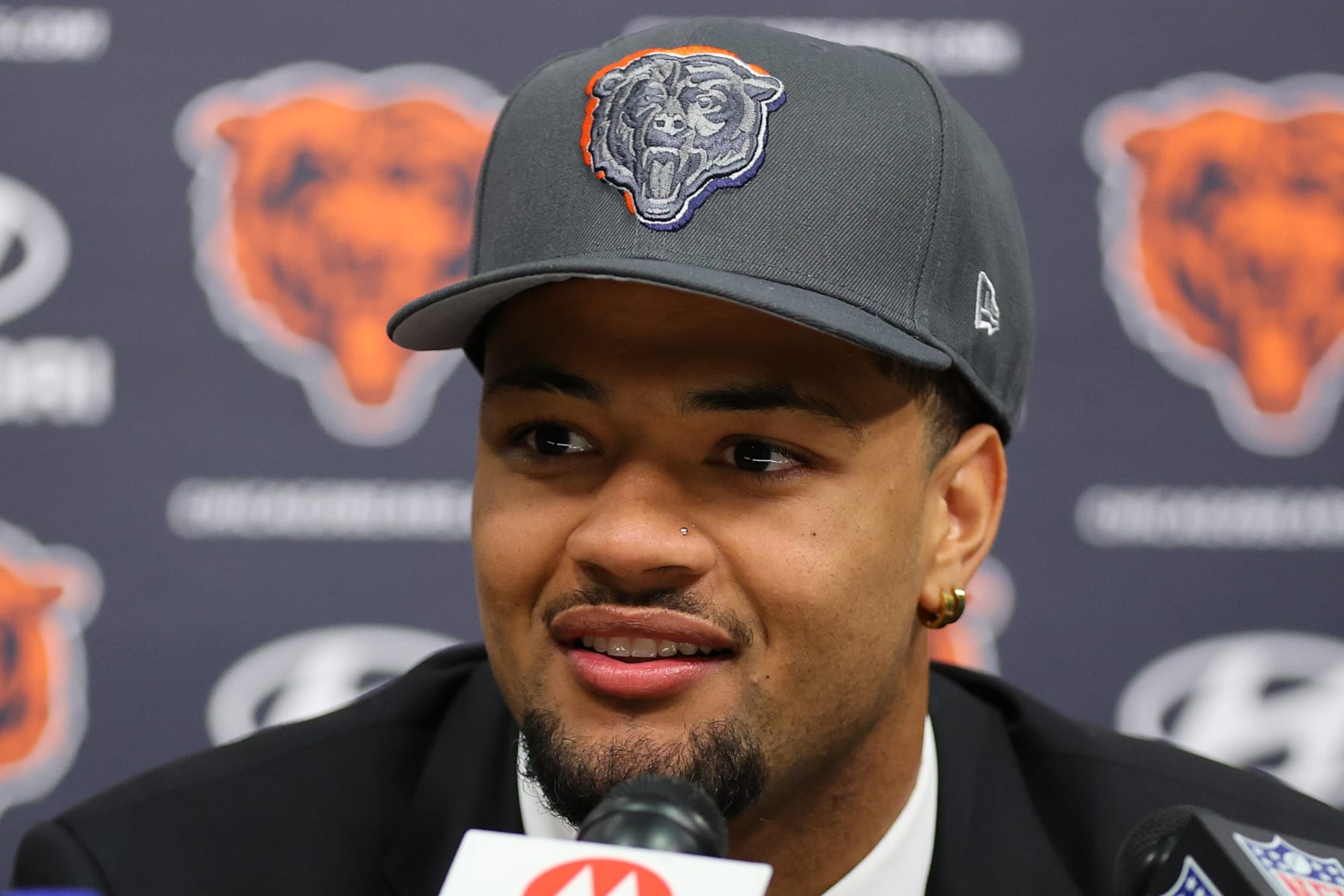 LAKE FOREST, ILLINOIS - APRIL 26: Rome Odunze #15 of the Chicago Bears answers questions from the media during his introductory press conference at Halas Hall on April 26, 2024 in Lake Forest, Illinois. Rome Odunze was selected by the Chicago Bears ninth overall in the 2024 NFL Draft on Thursday. (Photo by Michael Reaves/Getty Images) LAKE FOREST, ILLINOIS - APRIL 26: Rome Odunze #15 of the Chicago Bears answers questions from the media during his introductory press conference at Halas Hall on April 26, 2024 in Lake Forest, Illinois. Rome Odunze was selected by the Chicago Bears ninth overall in the 2024 NFL Draft on Thursday. (Photo by Michael Reaves/Getty Images)
