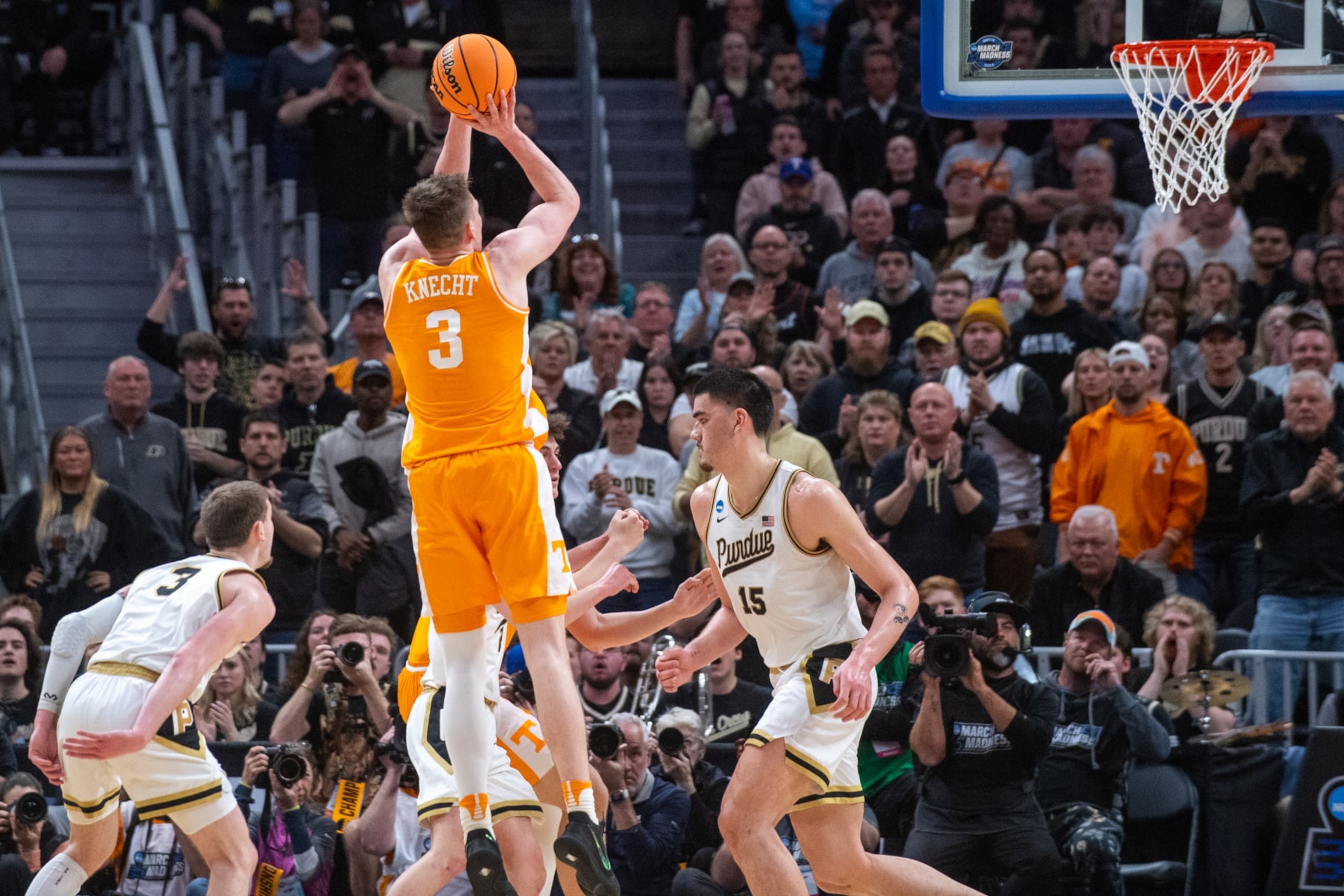 DETROIT, MICHIGAN - MARCH 31: Dalton Knecht #3 of the Tennessee Volunteers attempts a shot during the first half of a NCAA Men's Basketball Tournament - Midwest Regional game against the Purdue Boilermakers at Little Caesars Arena on March 31, 2024 in Detroit, Michigan. (Photo by Aaron J. Thornton/Getty Images)