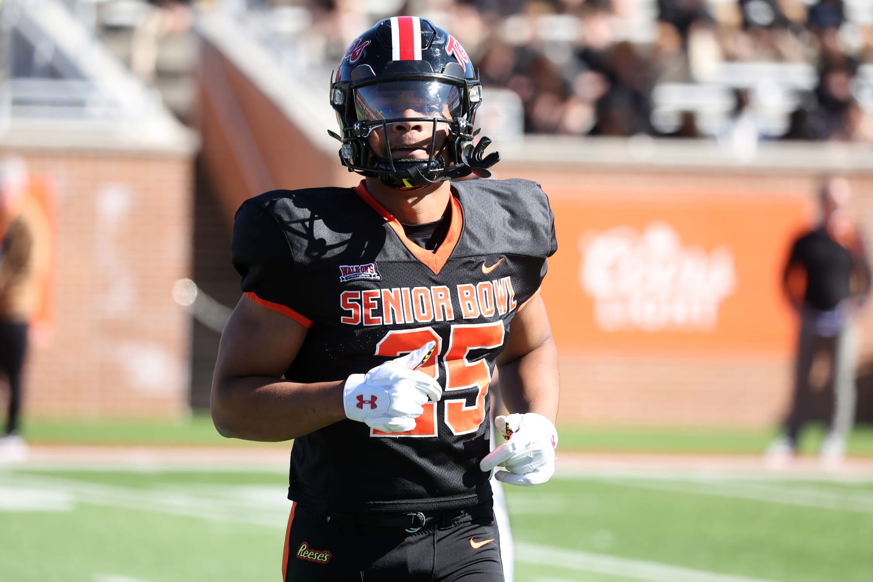 MOBILE, AL - JANUARY 31: American defensive back Beau Brade of Maryland (25) during the American Team practice for the Reese's Senior Bowl on January 31, 2024 at Hancock Whitney Stadium in Mobile, Alabama.  (Photo by Michael Wade/Icon Sportswire via Getty Images)