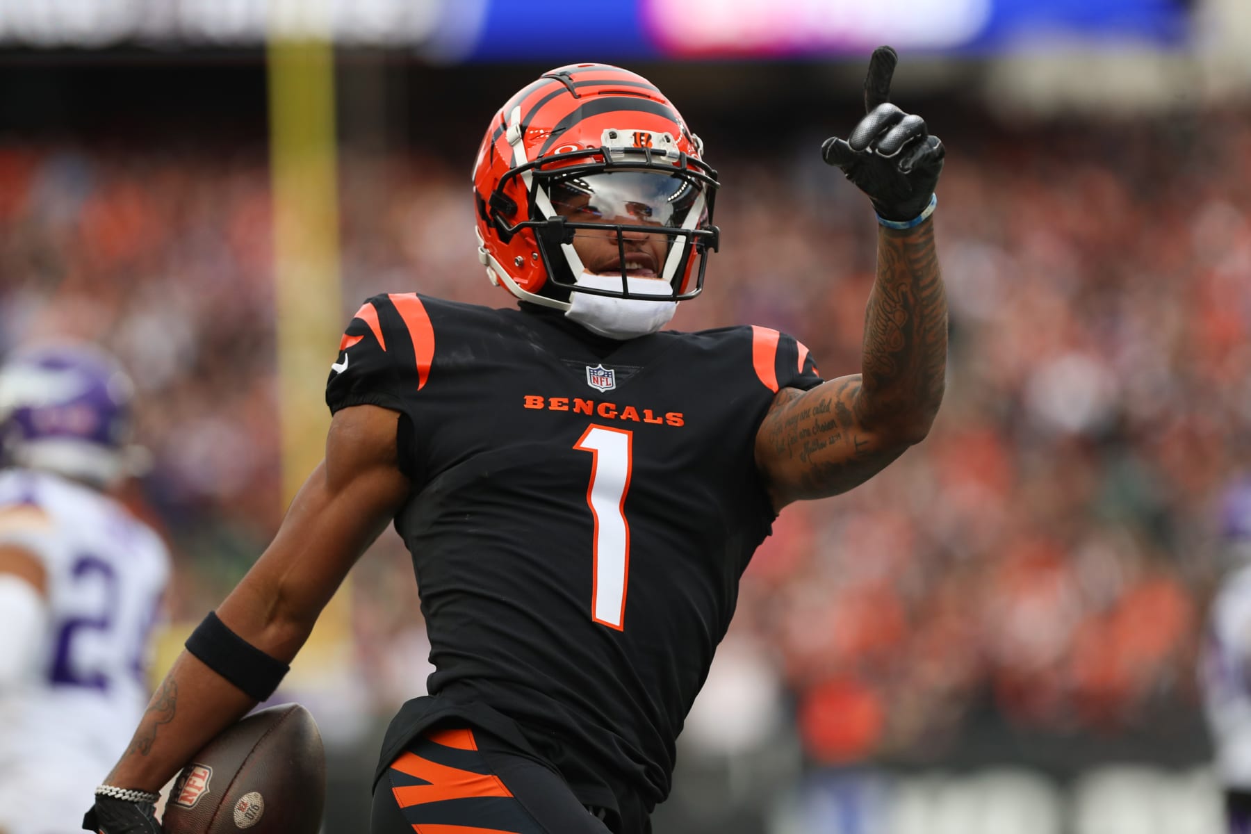 CINCINNATI, OH - DECEMBER 16: Cincinnati Bengals wide receiver Ja'Marr Chase (1) reacts during the game against the Minnesota Vikings and the Cincinnati Bengals on December 16, 2023, at Paycor Stadium in Cincinnati, OH. (Photo by Ian Johnson/Icon Sportswire via Getty Images)