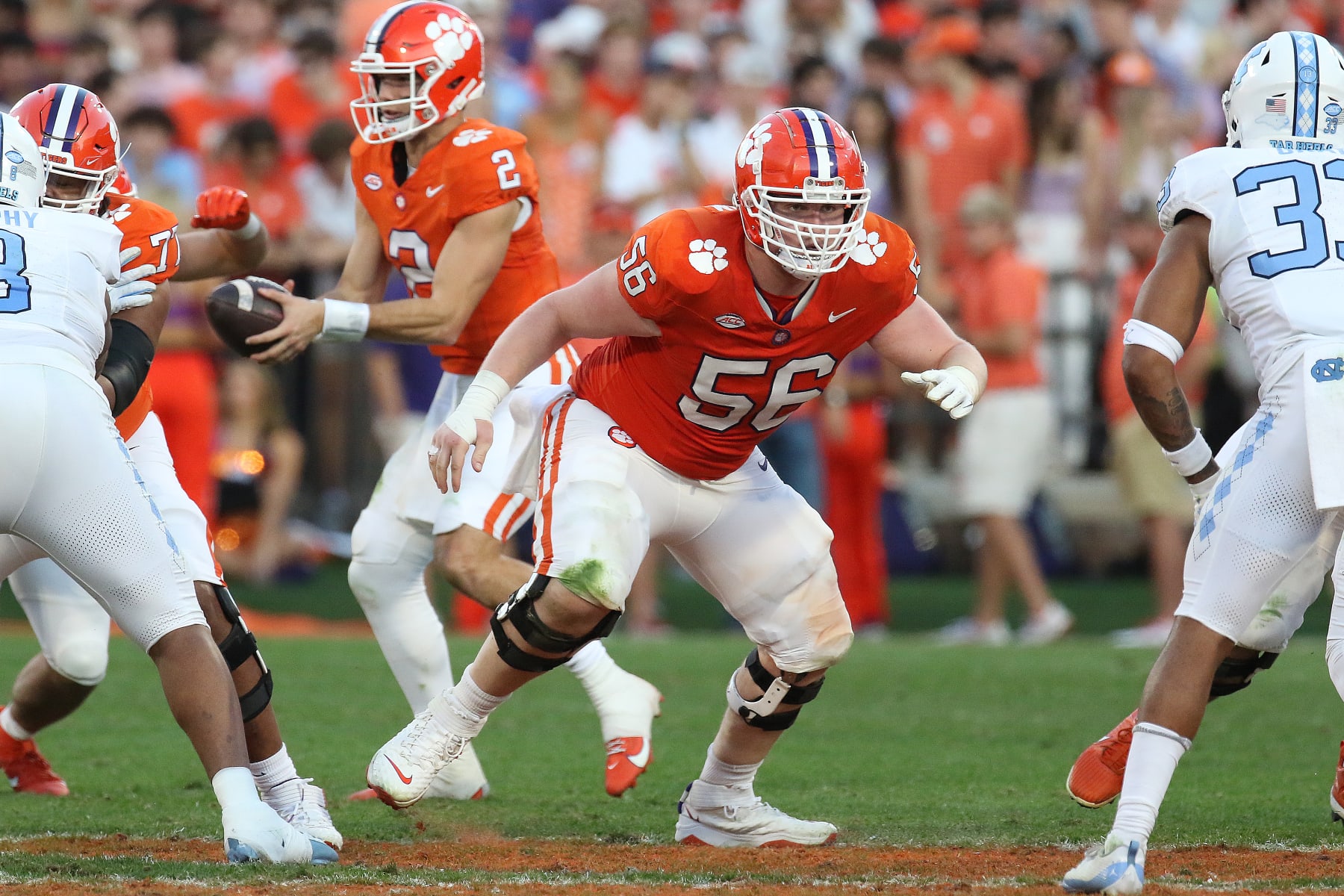 CLEMSON, SC - NOVEMBER 18: Clemson Tigers offensive lineman Will Putnam (56) during a college football game between the North Carolina Tar Heels and the Clemson Tigers on November 18, 2023 at Clemson Memorial Stadium in Clemson, S.C.  (Photo by John Byrum/Icon Sportswire via Getty Images)