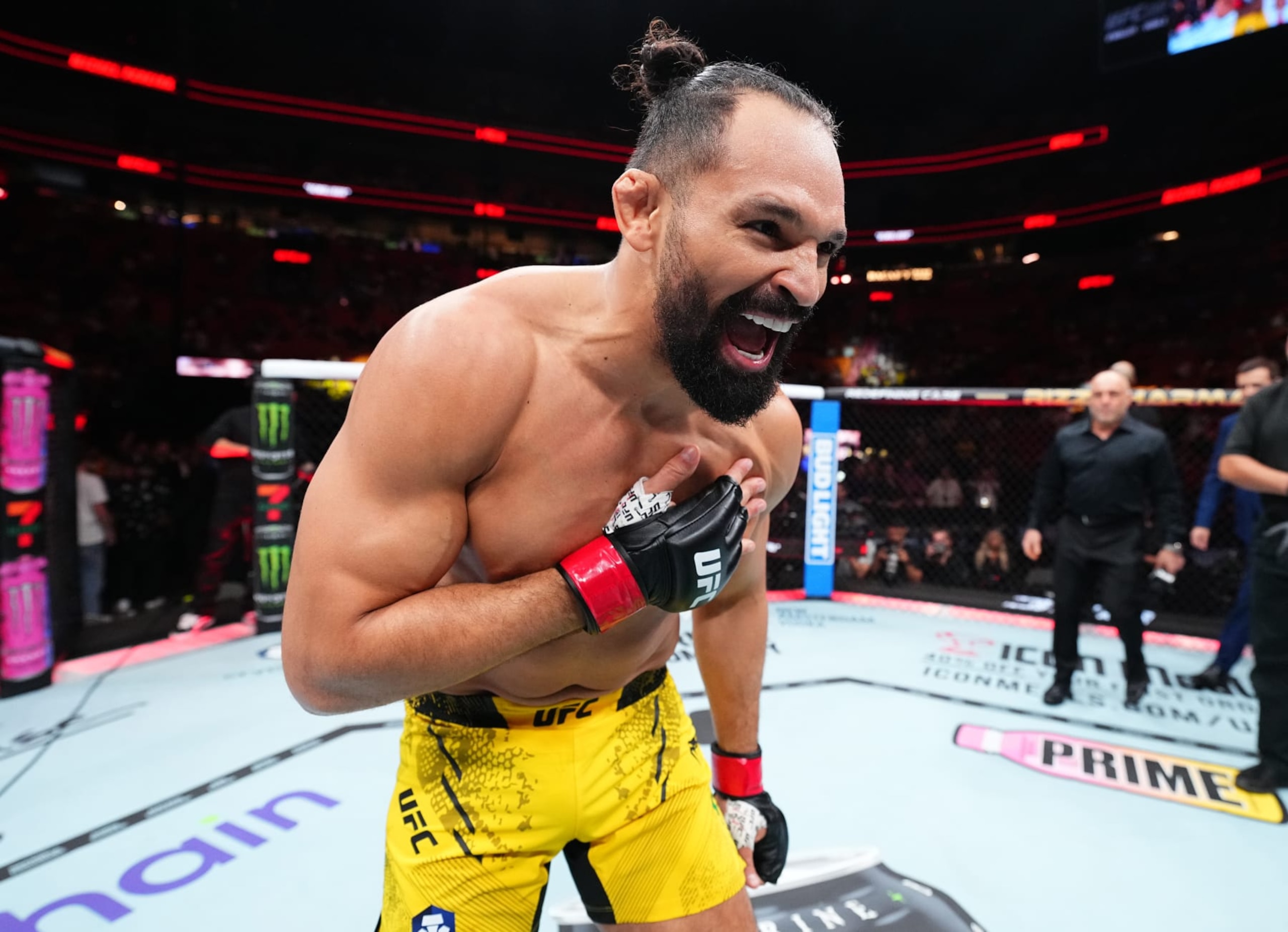 Michel Pereira reacts after his victory against Michal Oleksiejczuk