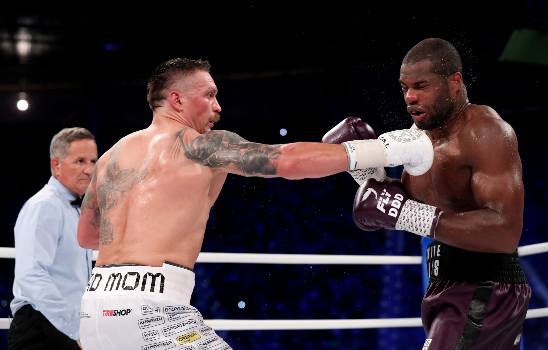 WROCLAW, POLAND - AUGUST 26: Oleksandr Usyk punches Daniel Dubois during the Heavyweight fight between Oleksandr Usyk and Daniel Dubois at Stadion Wroclaw on August 26, 2023 in Wroclaw, Poland. (Photo by Gabriel Kuchta/Getty Images)