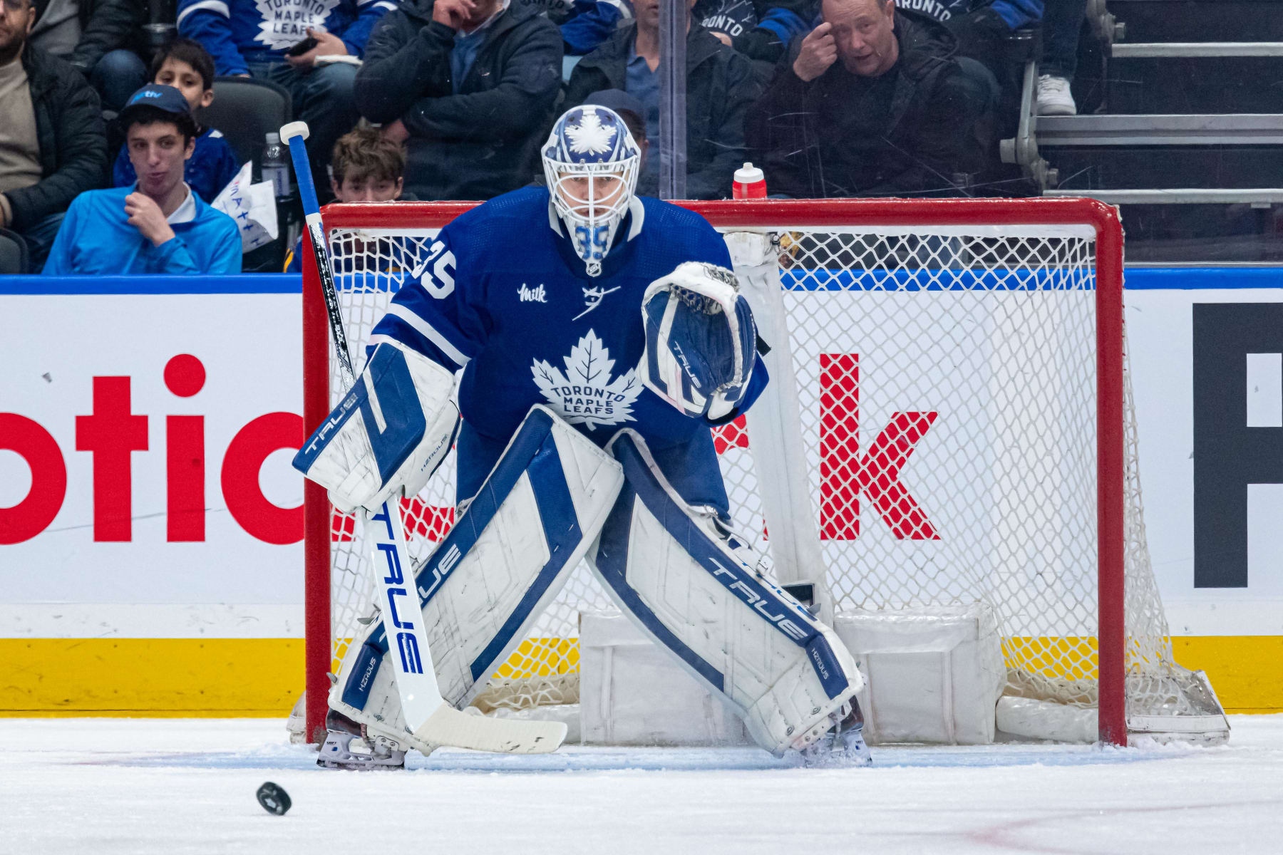 TORONTO, ON - APRIL 13: Toronto Maple Leafs Goalie Ilya Samsonov (35) tends the net during the NHL regular season game between the Detroit Red Wings and the Toronto Maple Leafs on April 13, 2024, at Scotiabank Arena in Toronto, ON, Canada. (Photo by Julian Avram/Icon Sportswire via Getty Images)