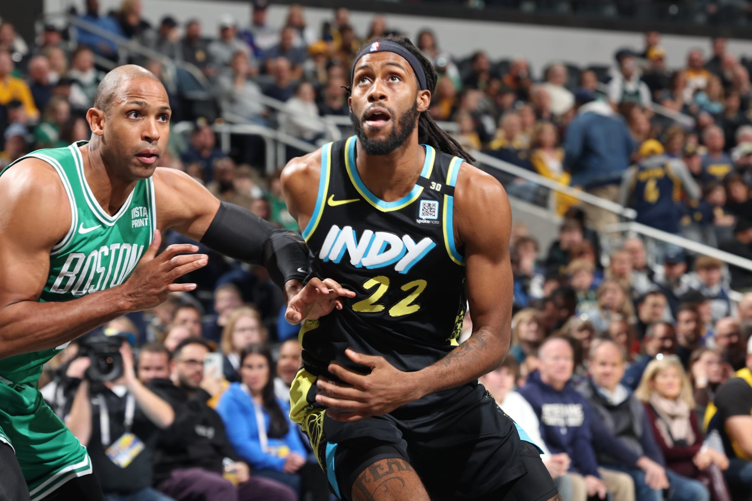 Indianapolis, IN- JANUARY 6: Isaiah Jackson #22 of the Indiana Pacers waits for a rebound during the game against the Boston Celtics on January 6, 2024 at Gainbridge Fieldhouse in Indianapolis, Indiana. NOTE TO USER: User expressly acknowledges and agrees that, by downloading and or using this photograph, User is consenting to the terms and conditions of the Getty Images License Agreement. Mandatory Copyright Notice: Copyright 2024 NBAE (Photo by Jeff Haynes/NBAE via Getty Images)