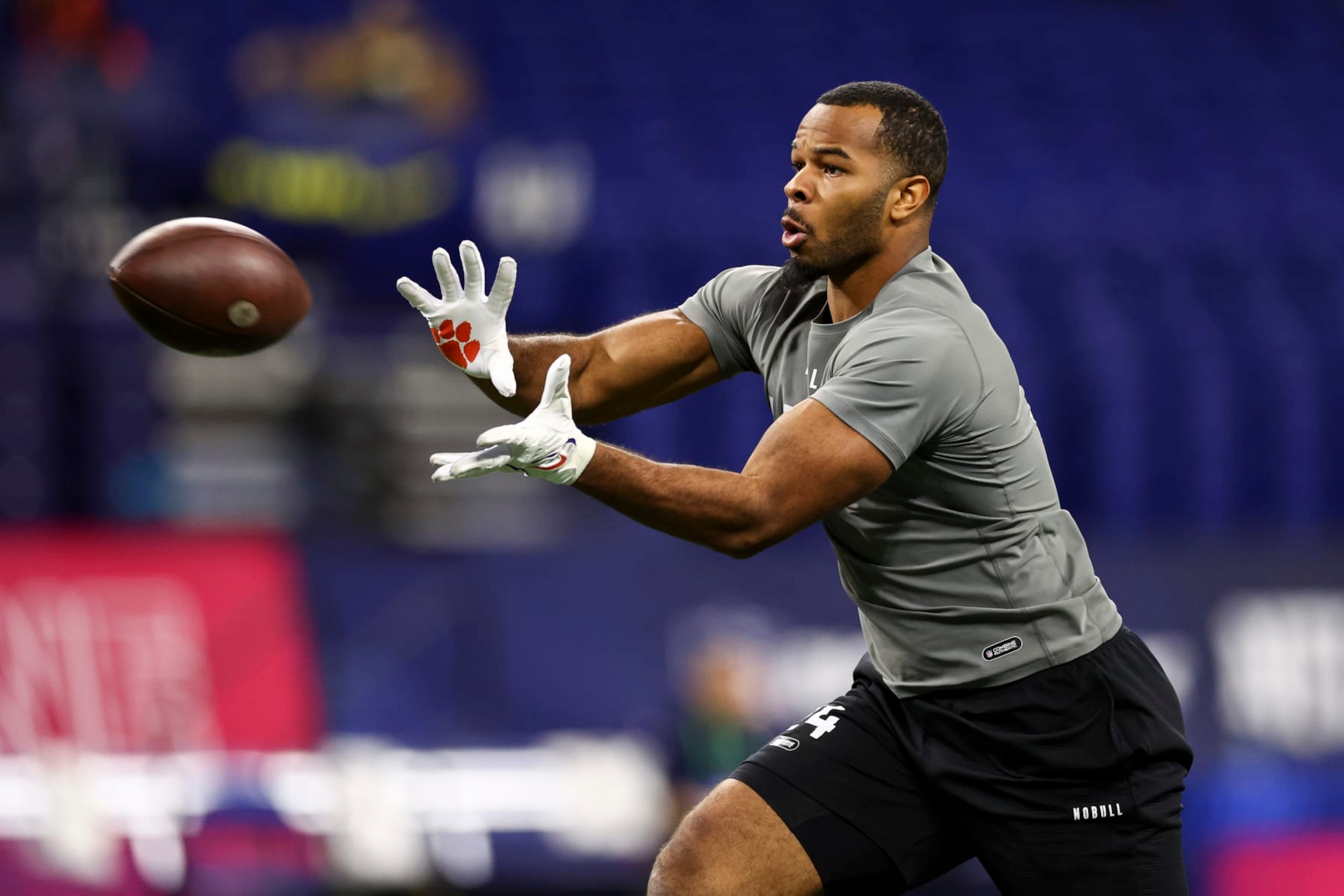 INDIANAPOLIS, INDIANA - FEBRUARY 29: Jeremiah Trotter #LB24 of Clemson participates in a drill during the NFL Combine at Lucas Oil Stadium on February 29, 2024 in Indianapolis, Indiana. (Photo by Kevin Sabitus/Getty Images)