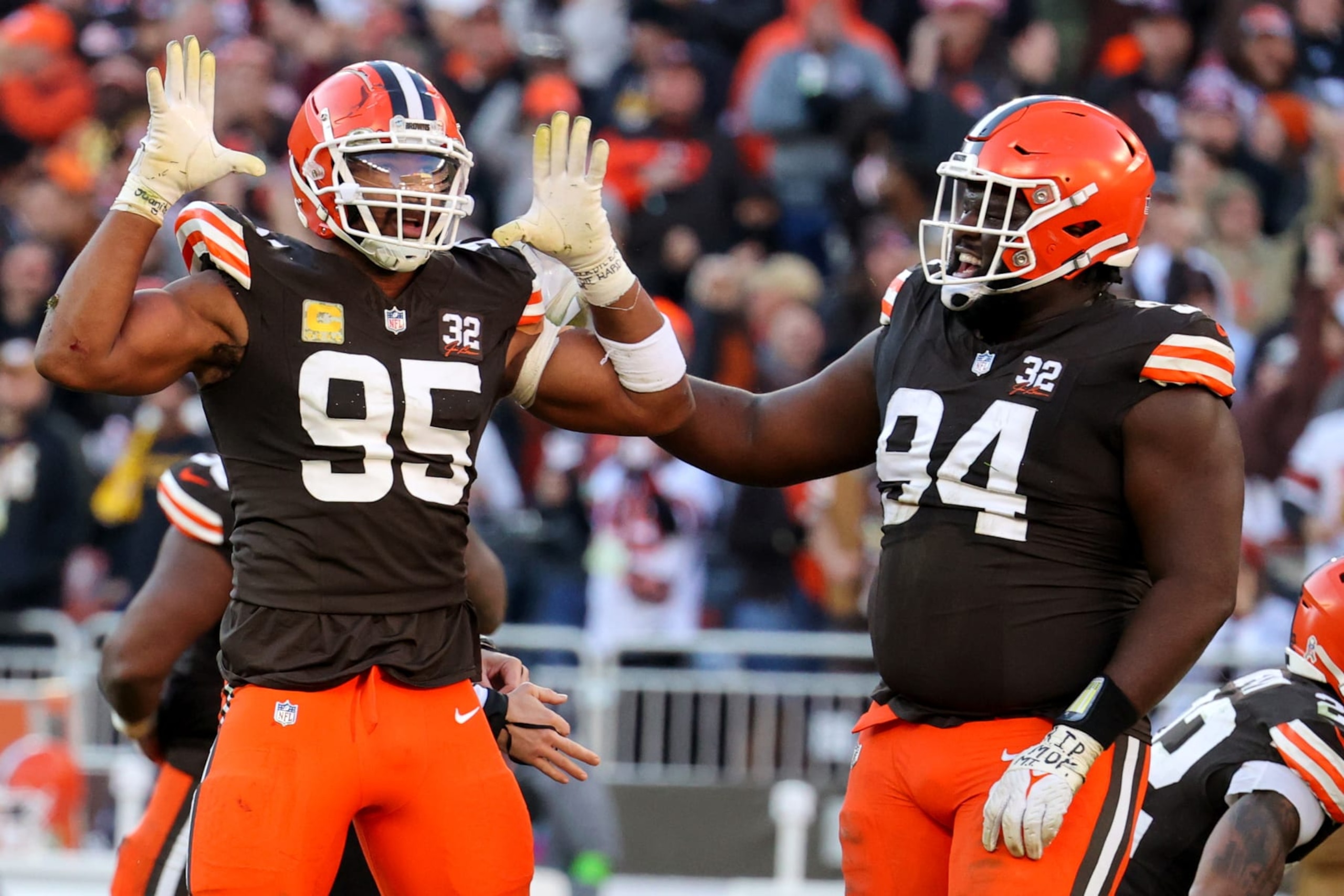 Cleveland Browns edge rusher Myles Garrett and defensive tackle Dalvin Tomlinson