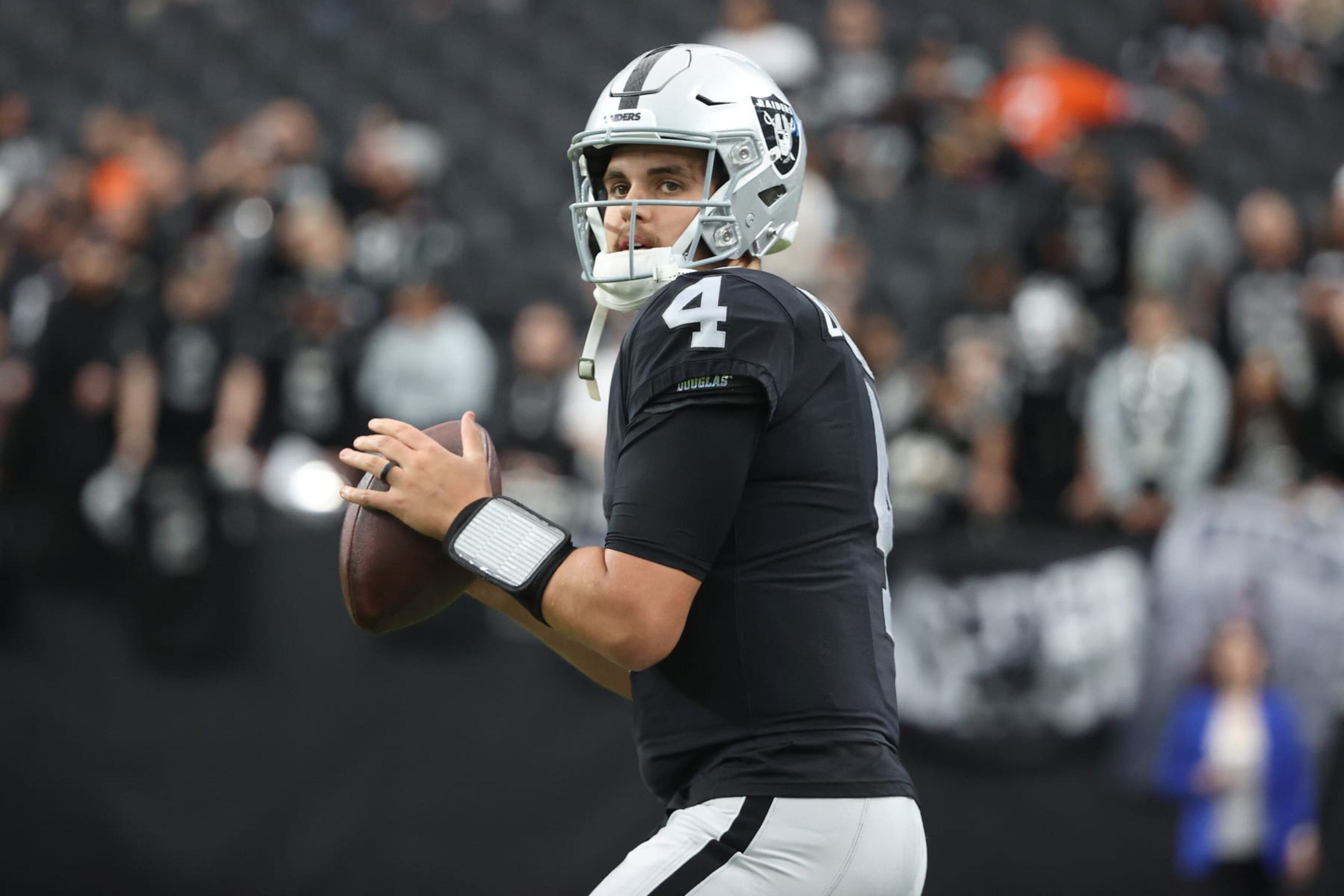 LAS VEGAS, NEVADA - JANUARY 07: Aidan O'Connell #4 of the Las Vegas Raiders warms up prior to the game against the Denver Broncos at Allegiant Stadium on January 07, 2024 in Las Vegas, Nevada. (Photo by Ian Maule/Getty Images) LAS VEGAS, NEVADA - JANUARY 07: Aidan O'Connell #4 of the Las Vegas Raiders warms up prior to the game against the Denver Broncos at Allegiant Stadium on January 07, 2024 in Las Vegas, Nevada. (Photo by Ian Maule/Getty Images)
