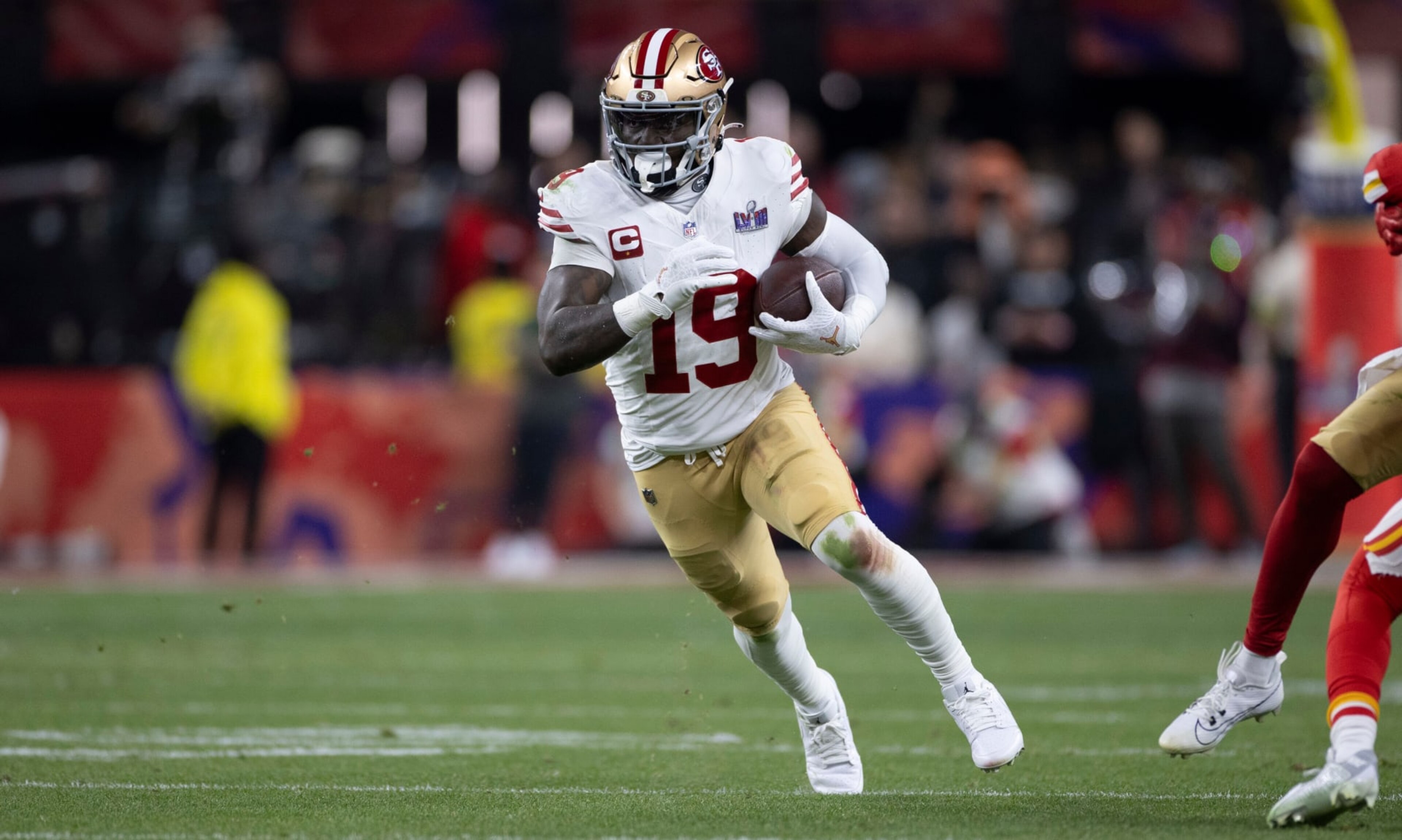 LAS VEGAS, NV - FEBRUARY 11: Deebo Samuel #19 of the San Francisco 49ers runs after making a catch during Super Bowl LVIII against the Kansas City Chiefs at Allegiant Stadium on February 11, 2024 in Las Vegas, Nevada. The Chiefs defeated the 49ers 25-22. (Photo by Michael Zagaris/San Francisco 49ers/Getty Images) LAS VEGAS, NV - FEBRUARY 11: Deebo Samuel #19 of the San Francisco 49ers runs after making a catch during Super Bowl LVIII against the Kansas City Chiefs at Allegiant Stadium on February 11, 2024 in Las Vegas, Nevada. The Chiefs defeated the 49ers 25-22. (Photo by Michael Zagaris/San Francisco 49ers/Getty Images)