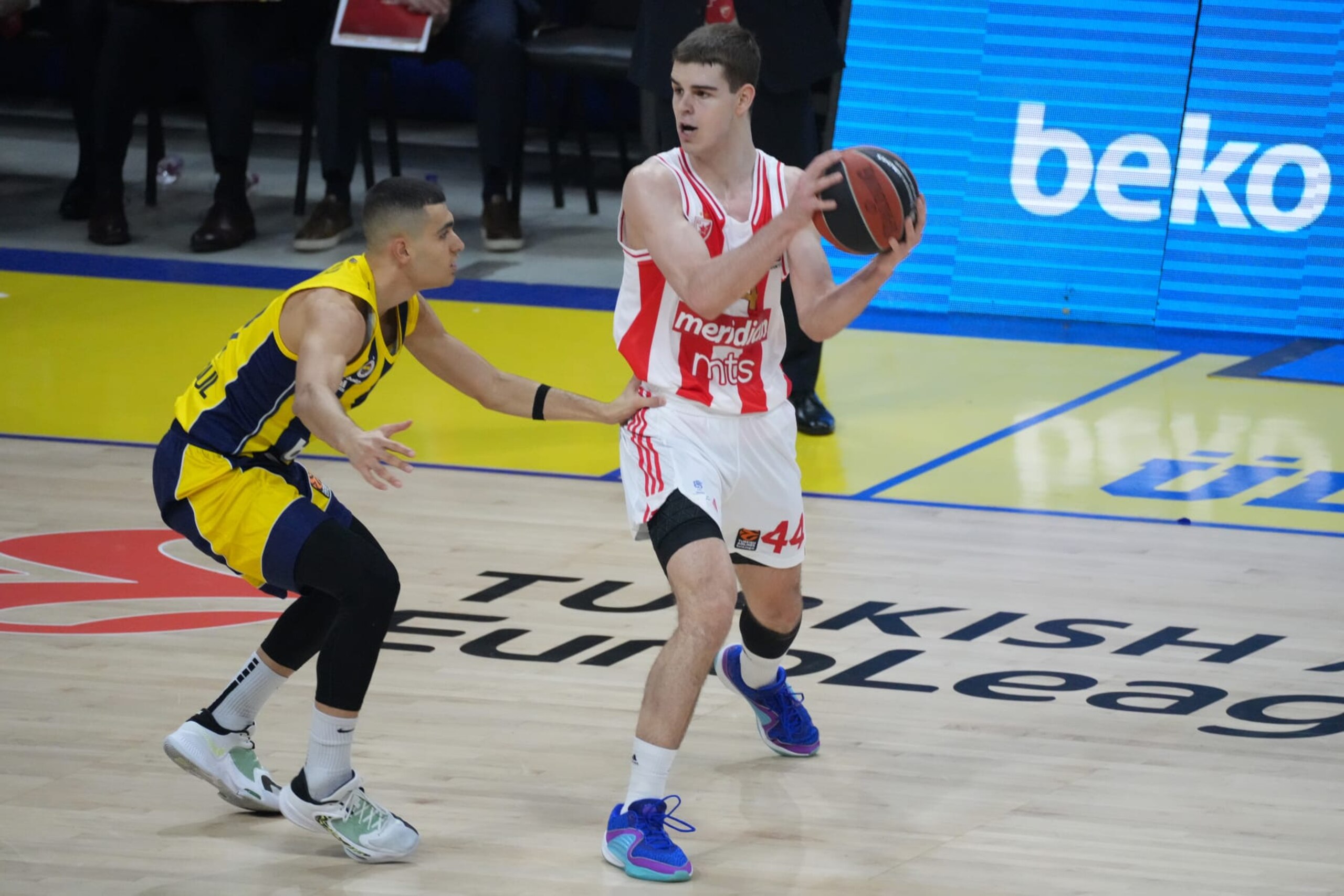 ISTANBUL, TURKEY - JANUARY 2: Yam Madar (L) of Fenerbahce Beko Istanbul and Nikola Topic (R) of Crvena Zvezda Meridianbet Belgrade in action during the Turkish Airlines EuroLeague Regular Season Round 18 match between Fenerbahce Beko Istanbul and Crvena Zvezda Meridianbet Belgrade at Ulker Sports Arena on January 2, 2024 in Istanbul, Turkey. (Photo by Seskim Photo/MB Media/Getty Images)