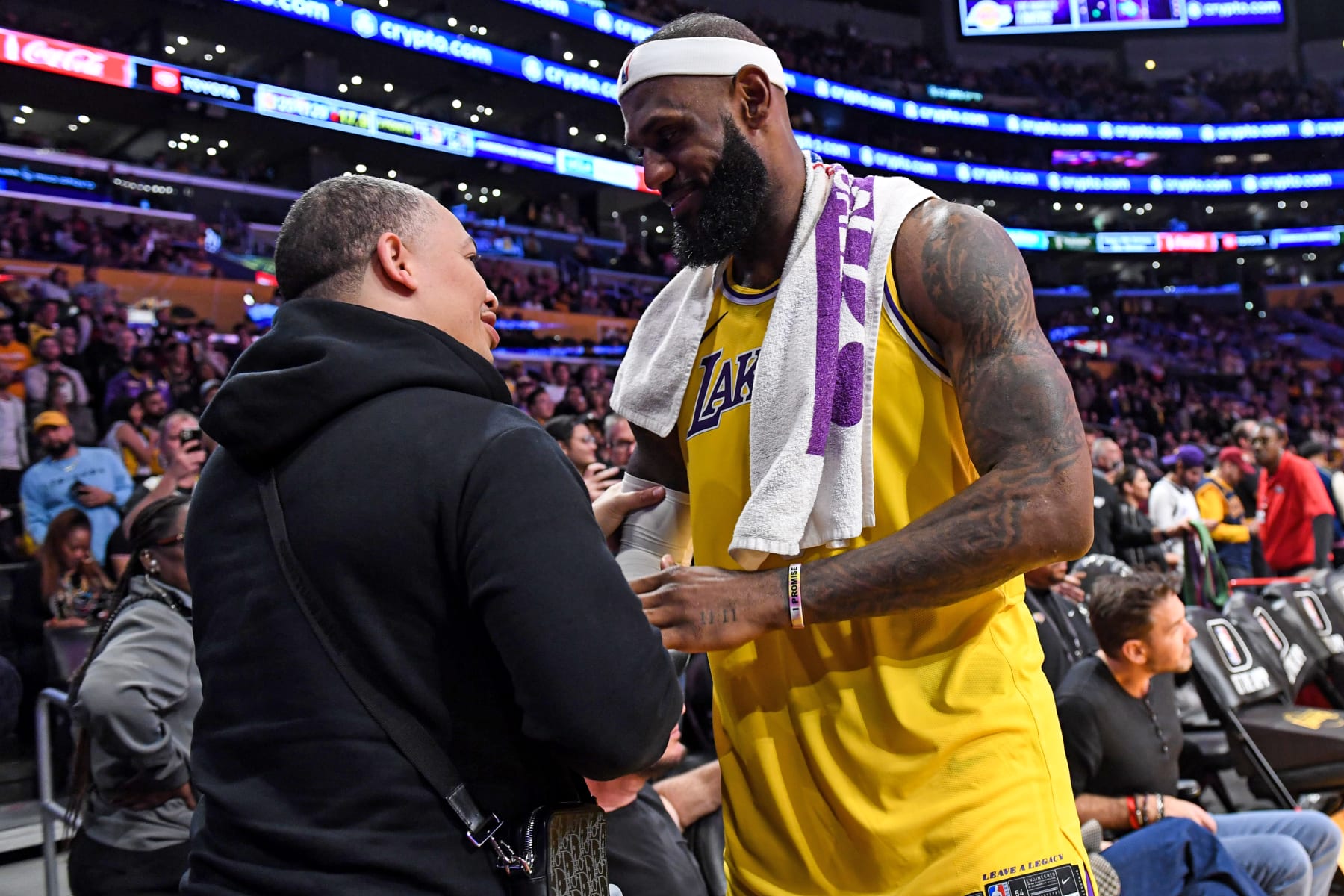 LOS ANGELES, CA - FEBRUARY 7: Ty Lue and LeBron James #6 of the Los Angeles Lakers shake hands during the game against the Oklahoma City Thunder on February 7, 2023 at Crypto.Com Arena in Los Angeles, California. NOTE TO USER: User expressly acknowledges and agrees that, by downloading and/or using this Photograph, user is consenting to the terms and conditions of the Getty Images License Agreement. Mandatory Copyright Notice: Copyright 2023 NBAE (Photo by Juan Ocampo/NBAE via Getty Images)