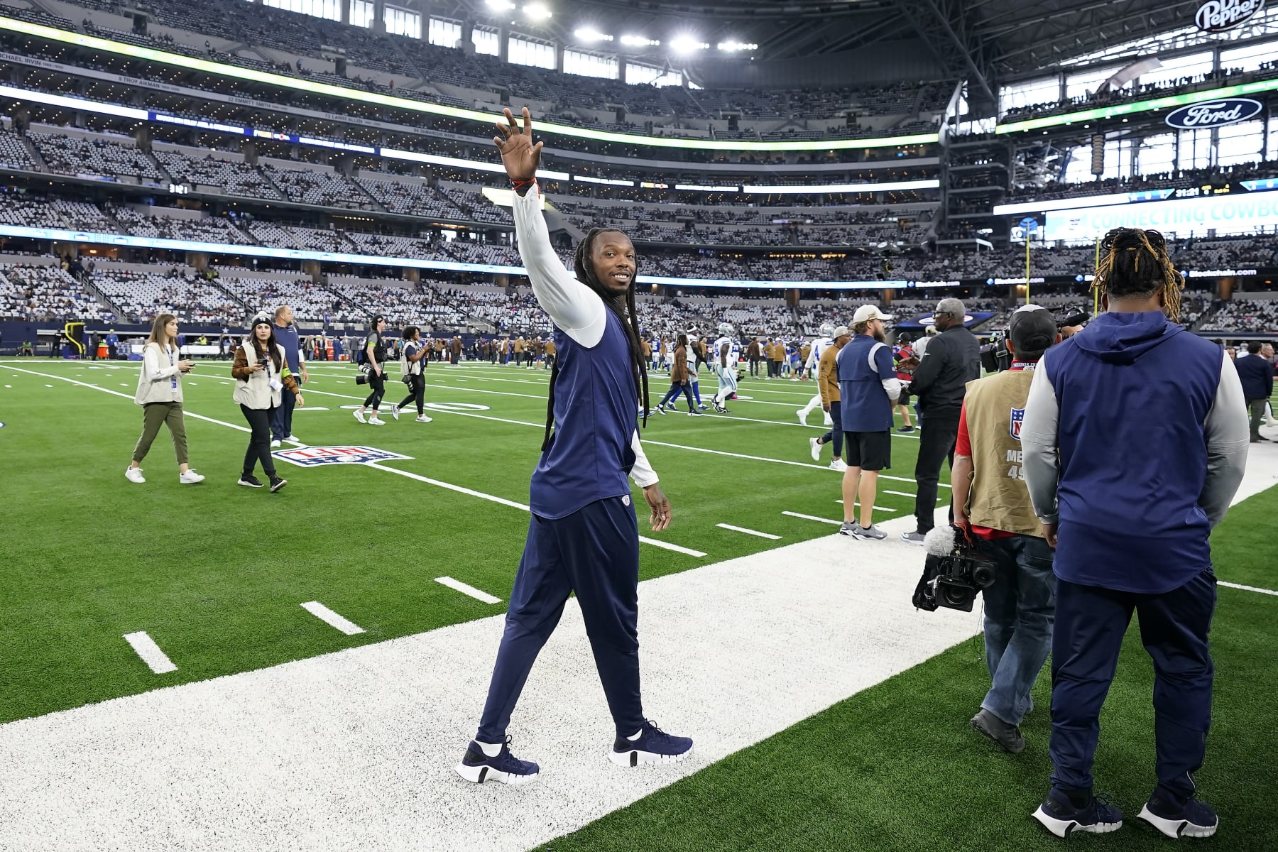 ARLINGTON, TEXAS - NOVEMBER 12: Martavis Bryant of the Dallas Cowboys waves to fans before the game against the New York Giants at AT&T Stadium on November 12, 2023 in Arlington, Texas. (Photo by Sam Hodde/Getty Images)