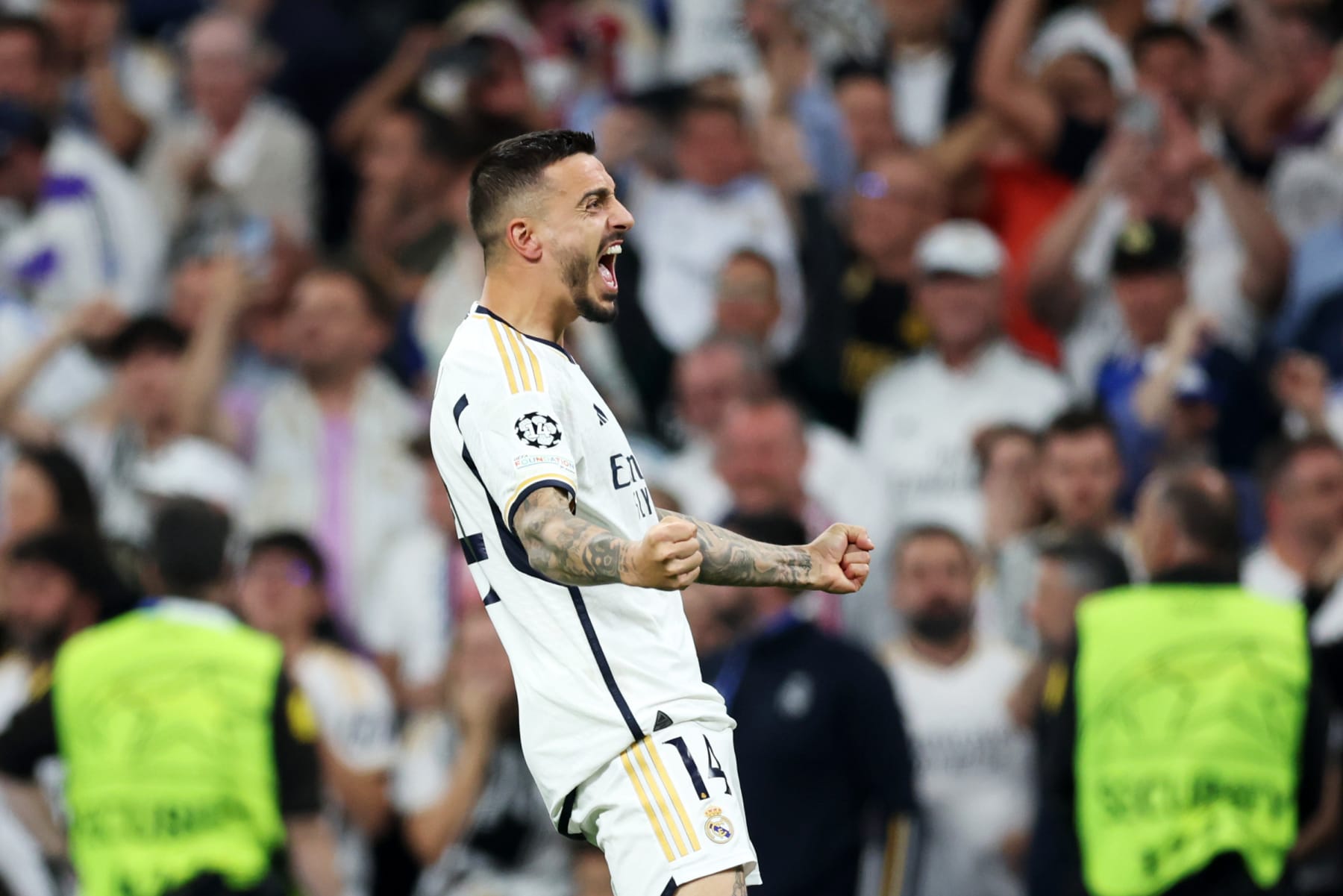 MADRID, SPAIN - MAY 08: Joselu of Real Madrid celebrates scoring his team's first goal during the UEFA Champions League semi-final second leg match between Real Madrid and FC Bayern München at Estadio Santiago Bernabeu on May 08, 2024 in Madrid, Spain. (Photo by Clive Brunskill/Getty Images)