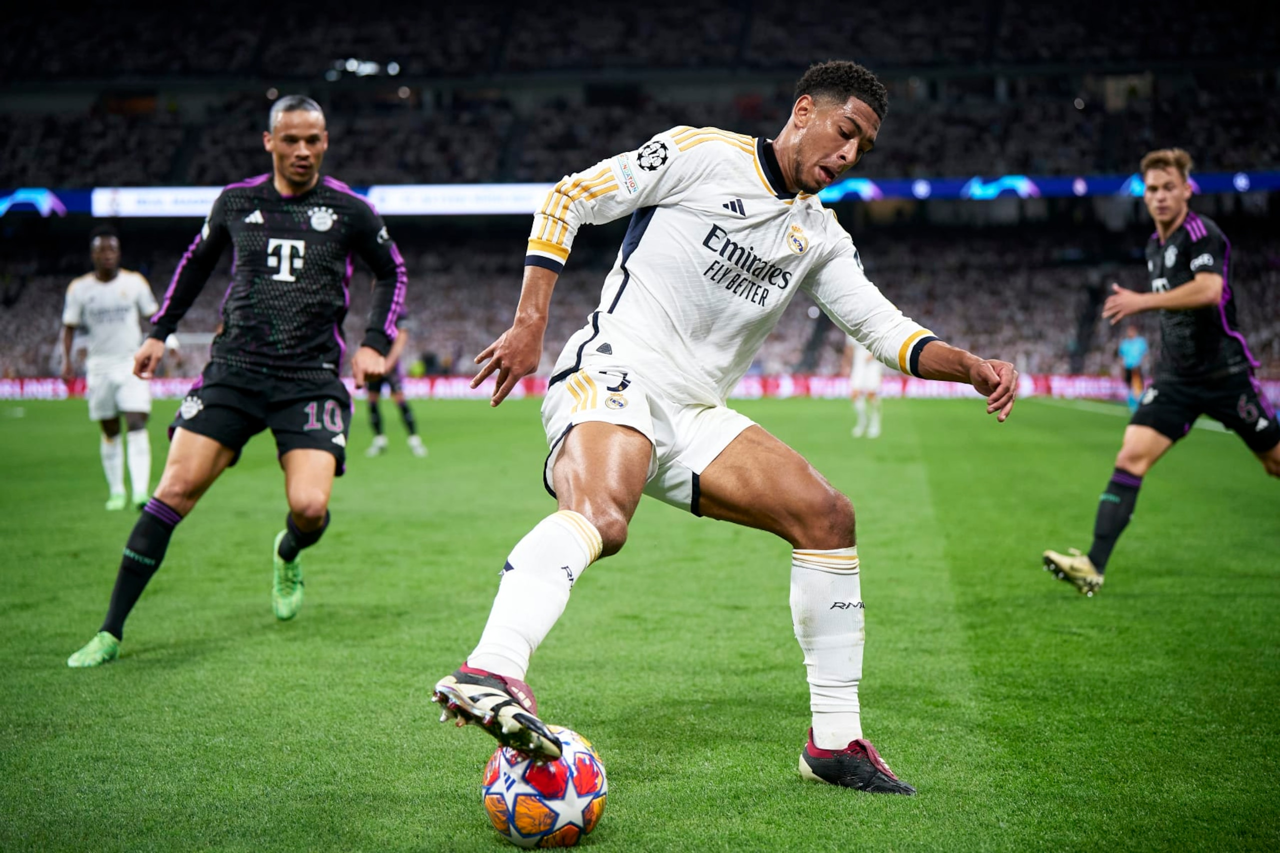 MADRID, SPAIN - MAY 08: Jude Bellingham of Real Madrid controls the ball during the UEFA Champions League semi-final second leg match between Real Madrid and FC Bayern München at Estadio Santiago Bernabeu on May 08, 2024 in Madrid, Spain. (Photo by Manuel Queimadelos/Quality Sport Images/Getty Images) MADRID, SPAIN - MAY 08: Jude Bellingham of Real Madrid controls the ball during the UEFA Champions League semi-final second leg match between Real Madrid and FC Bayern München at Estadio Santiago Bernabeu on May 08, 2024 in Madrid, Spain. (Photo by Manuel Queimadelos/Quality Sport Images/Getty Images)