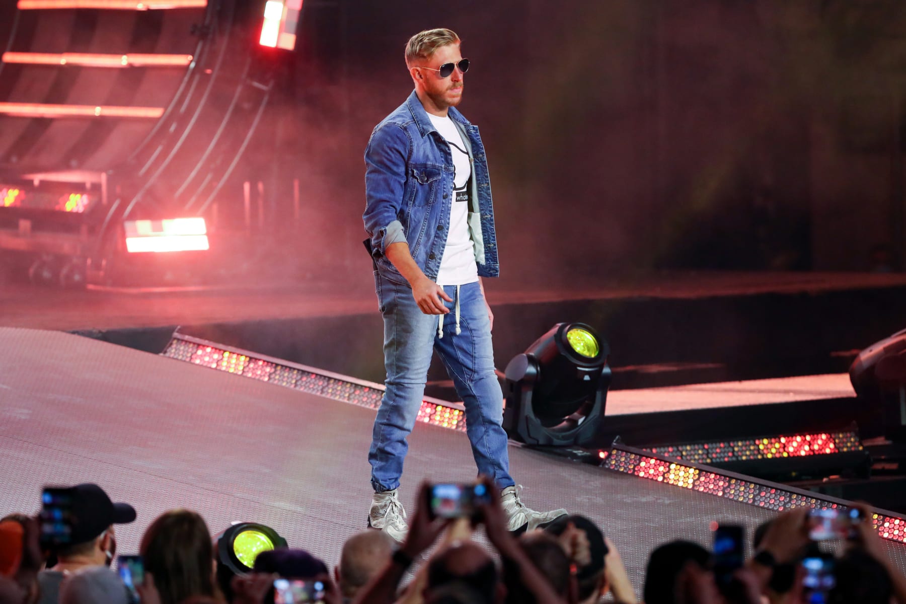 CLEVELAND, OH - JANUARY 26: Orange Cassidy walks to the ring during AEW Dynamite - Beach Break on January 26, 2022, at the Wolstein Center in Cleveland, OH. (Photo by Frank Jansky/Icon Sportswire via Getty Images) CLEVELAND, OH - JANUARY 26: Orange Cassidy walks to the ring during AEW Dynamite - Beach Break on January 26, 2022, at the Wolstein Center in Cleveland, OH. (Photo by Frank Jansky/Icon Sportswire via Getty Images)