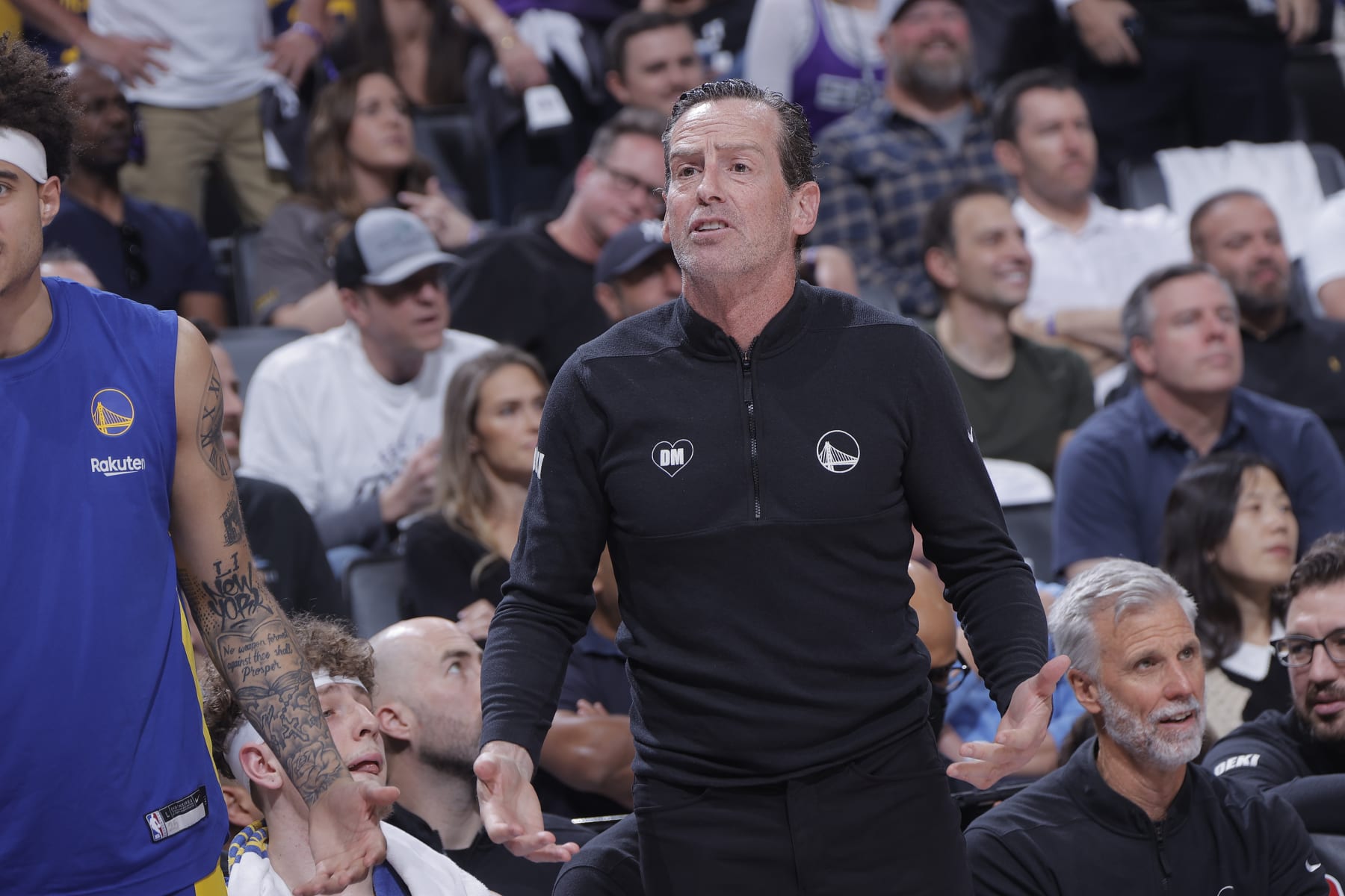 SACRAMENTO, CA - APRIL 16: Assistant Coach Kenny Atkinson of the Golden State Warriors coaches during the game against the Sacramento Kings during the 2024 Play-In Tournament on April 16, 2024 at Golden 1 Center in Sacramento, California. NOTE TO USER: User expressly acknowledges and agrees that, by downloading and or using this photograph, User is consenting to the terms and conditions of the Getty Images Agreement. Mandatory Copyright Notice: Copyright 2024 NBAE (Photo by Rocky Widner/NBAE via Getty Images) SACRAMENTO, CA - APRIL 16: Assistant Coach Kenny Atkinson of the Golden State Warriors coaches during the game against the Sacramento Kings during the 2024 Play-In Tournament on April 16, 2024 at Golden 1 Center in Sacramento, California. NOTE TO USER: User expressly acknowledges and agrees that, by downloading and or using this photograph, User is consenting to the terms and conditions of the Getty Images Agreement. Mandatory Copyright Notice: Copyright 2024 NBAE (Photo by Rocky Widner/NBAE via Getty Images)