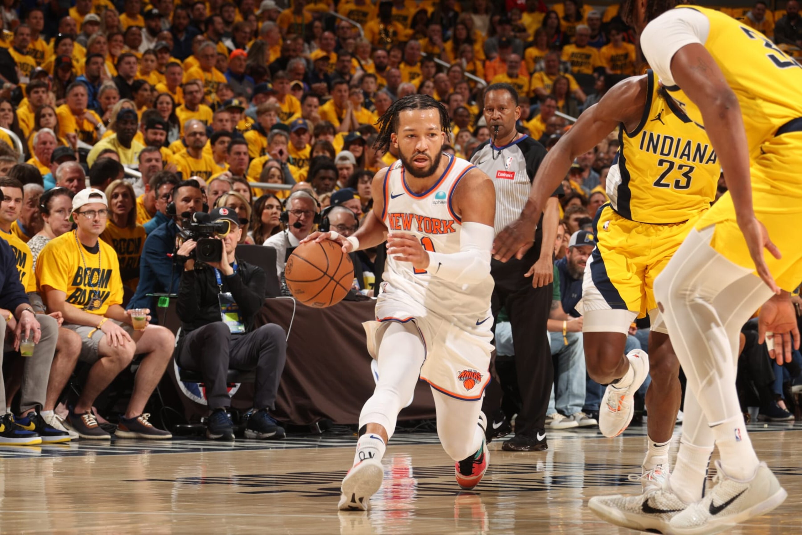 INDIANAPOLIS, IN - MAY 10: Jalen Brunson #11 of the New York Knicks drives to the basket during the game  against the Indiana Pacers during Round 2 Game 3 of the 2024 NBA Playoffs on May 10, 2024 at Gainbridge Fieldhouse in Indianapolis, Indiana. NOTE TO USER: User expressly acknowledges and agrees that, by downloading and or using this Photograph, user is consenting to the terms and conditions of the Getty Images License Agreement. Mandatory Copyright Notice: Copyright 2024 NBAE (Photo by Nathaniel S. Butler/NBAE via Getty Images)