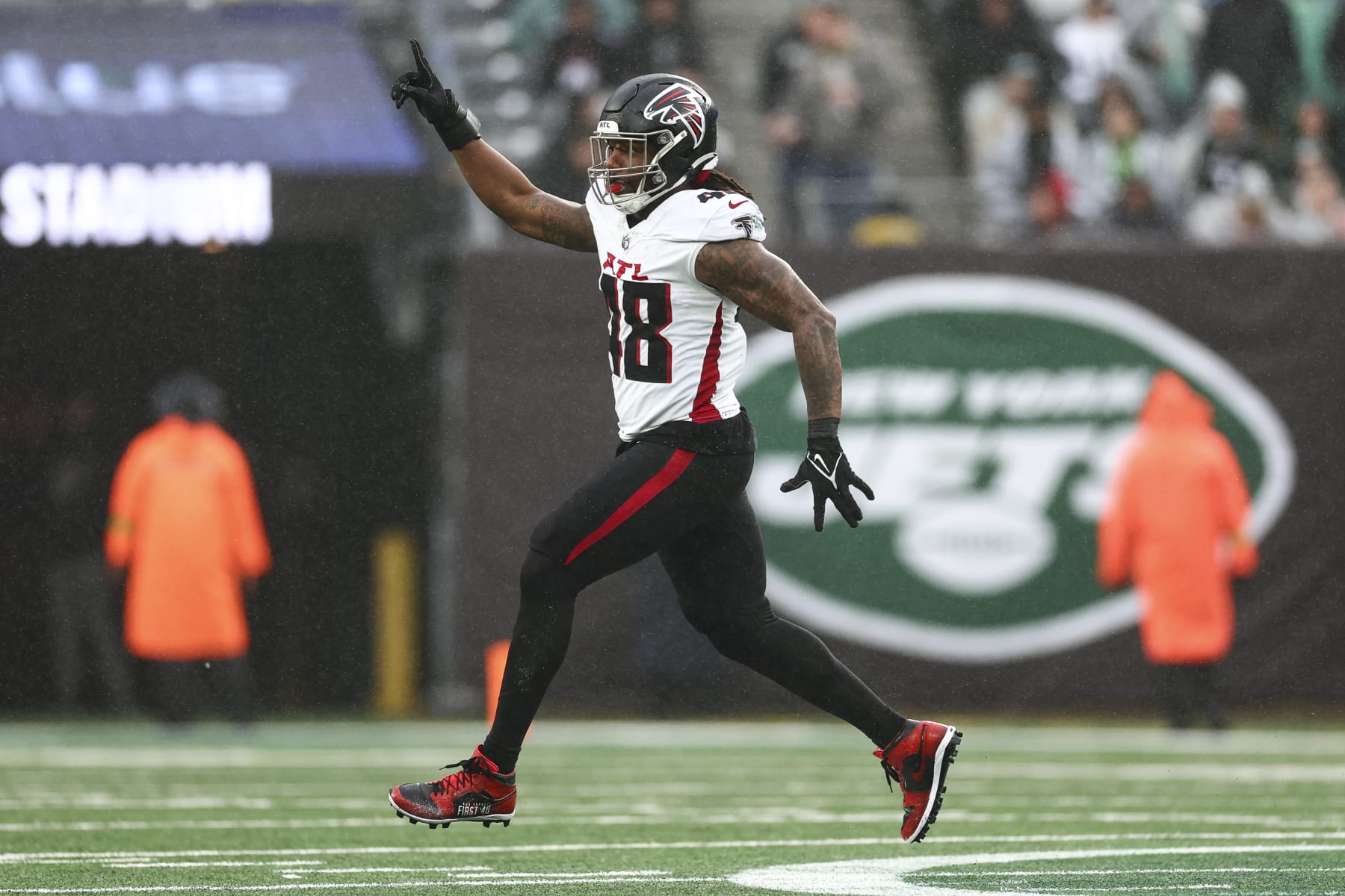EAST RUTHERFORD, NJ - DECEMBER 3: Bud Dupree #48 of the Atlanta Falcons celebrates after a sack during the first quarter of an NFL football game against the New York Jets at MetLife Stadium on December 3, 2023 in East Rutherford, New Jersey. (Photo by Kevin Sabitus/Getty Images)
