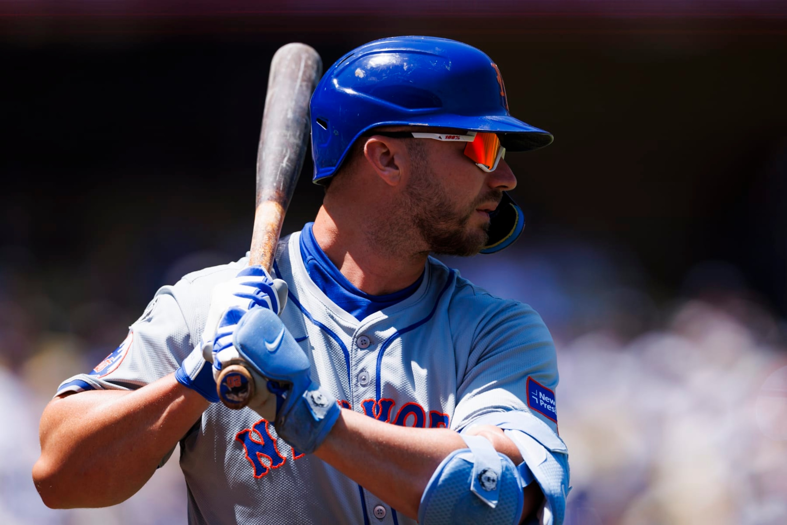 LOS ANGELES, CA - APRIL 21: New York Mets first base Pete Alonso (20) at bat during the Los Angeles Dodgers game versus the New York Mets on April 21, 2024, at Dodger Stadium in Los Angeles, CA. (Photo by Ric Tapia/Icon Sportswire via Getty Images) LOS ANGELES, CA - APRIL 21: New York Mets first base Pete Alonso (20) at bat during the Los Angeles Dodgers game versus the New York Mets on April 21, 2024, at Dodger Stadium in Los Angeles, CA. (Photo by Ric Tapia/Icon Sportswire via Getty Images)