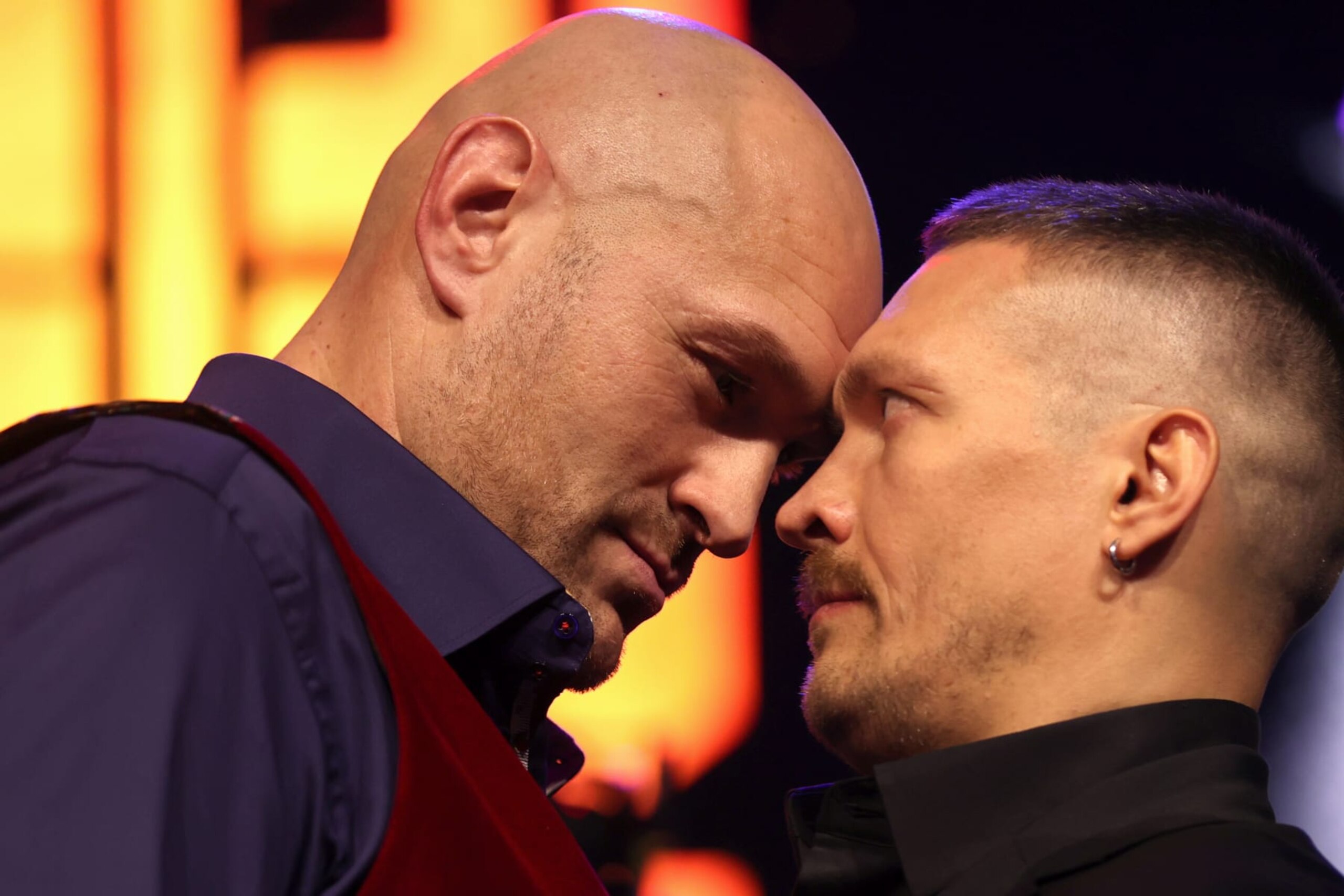LONDON, ENGLAND - NOVEMBER 16: Tyson Fury and Oleksandr Usyk face off during the Tyson Fury v Oleksandr Usyk Press Conference at Outernet London on November 16, 2023 in London, England. (Photo by Alex Pantling/Getty Images) LONDON, ENGLAND - NOVEMBER 16: Tyson Fury and Oleksandr Usyk face off during the Tyson Fury v Oleksandr Usyk Press Conference at Outernet London on November 16, 2023 in London, England. (Photo by Alex Pantling/Getty Images)