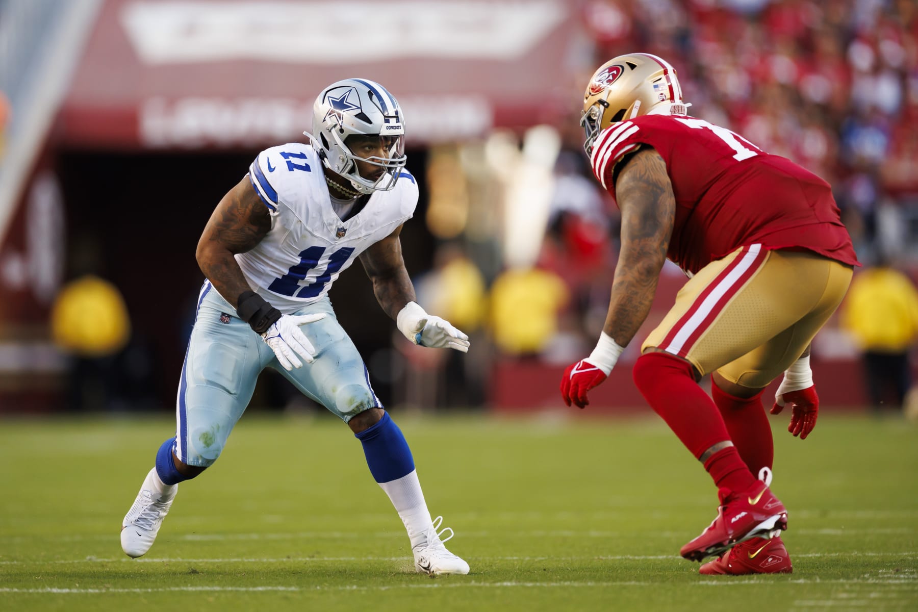 Micah Parsons rushes the passer against the 49ers.