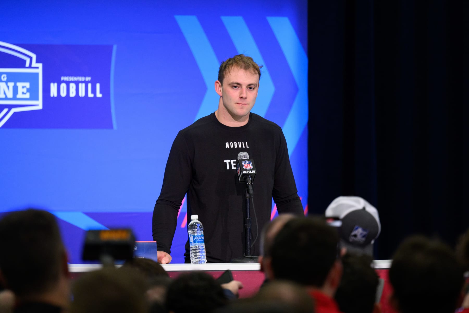 INDIANAPOLIS, IN - FEBRUARY 29: Georgia tight end Brock Bowers answers questions from the media during the NFL Scouting Combine on February 29, 2024, at the Indiana Convention Center in Indianapolis, IN. (Photo by Zach Bolinger/Icon Sportswire via Getty Images)