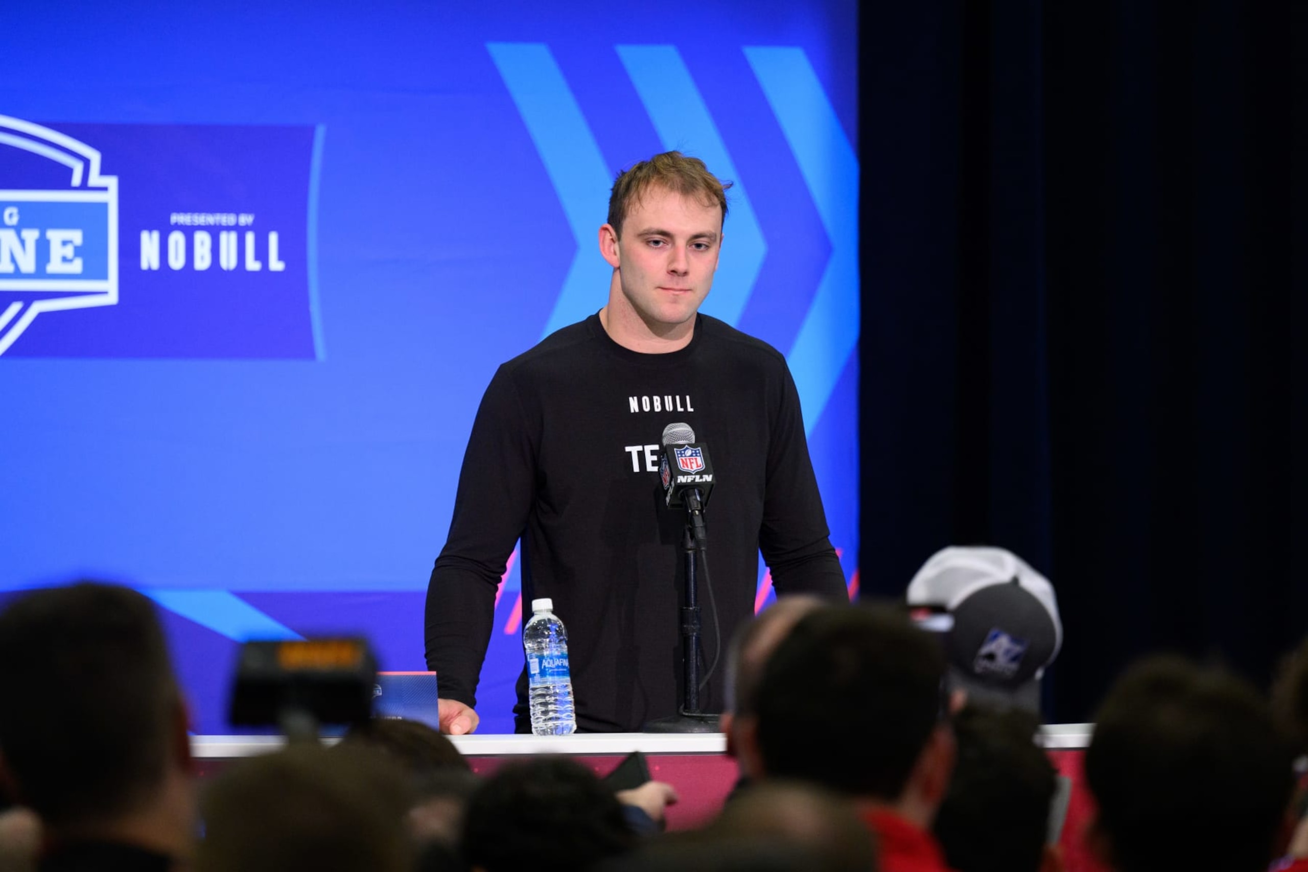 INDIANAPOLIS, IN - FEBRUARY 29: Georgia tight end Brock Bowers answers questions from the media during the NFL Scouting Combine on February 29, 2024, at the Indiana Convention Center in Indianapolis, IN. (Photo by Zach Bolinger/Icon Sportswire via Getty Images)