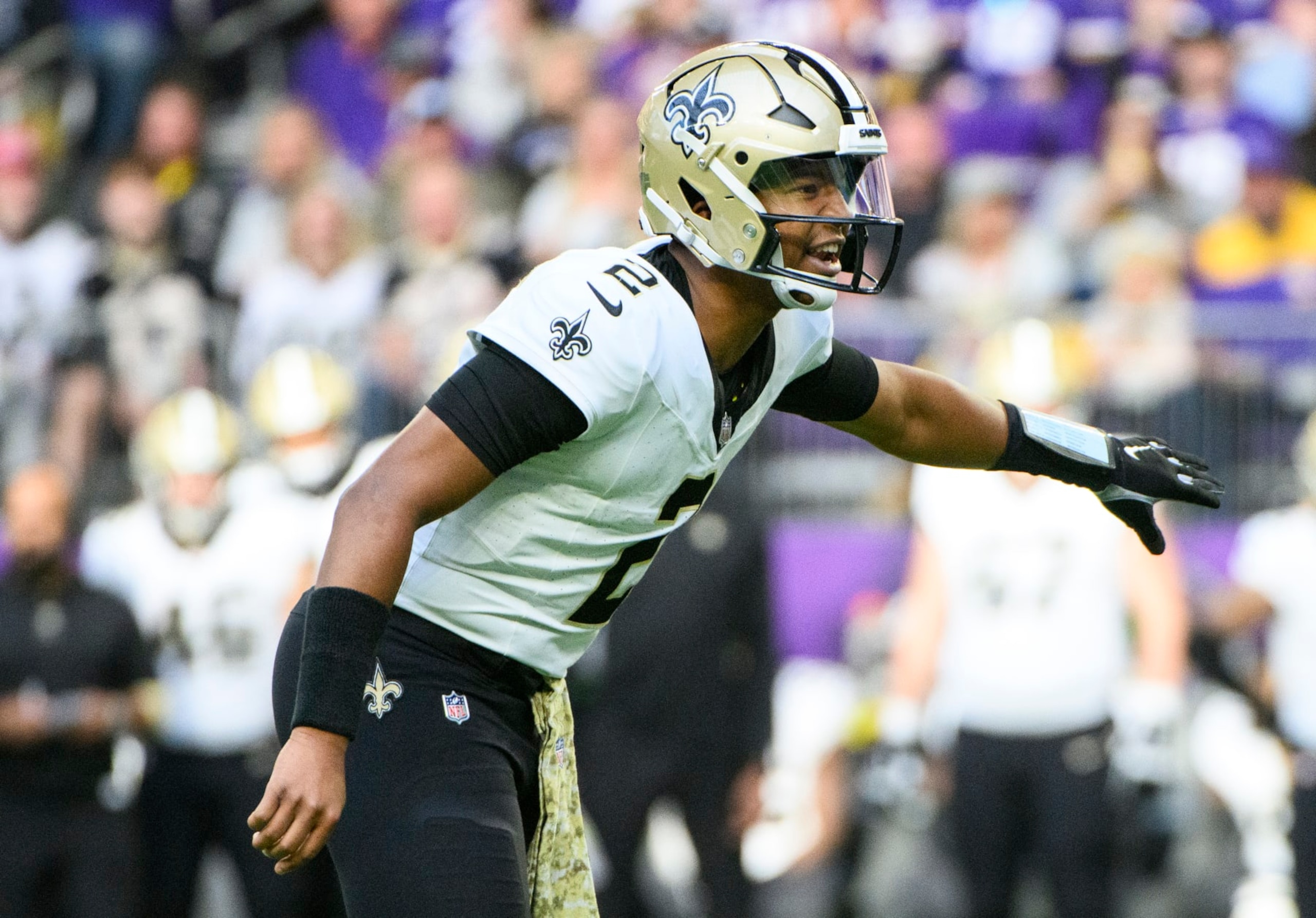 MINNEAPOLIS, MINNESOTA - NOVEMBER 12: Jameis Winston #2 of the New Orleans Saints directs his team in the third quarter of the game against the Minnesota Vikings at U.S. Bank Stadium on November 12, 2023 in Minneapolis, Minnesota. (Photo by Stephen Maturen/Getty Images)