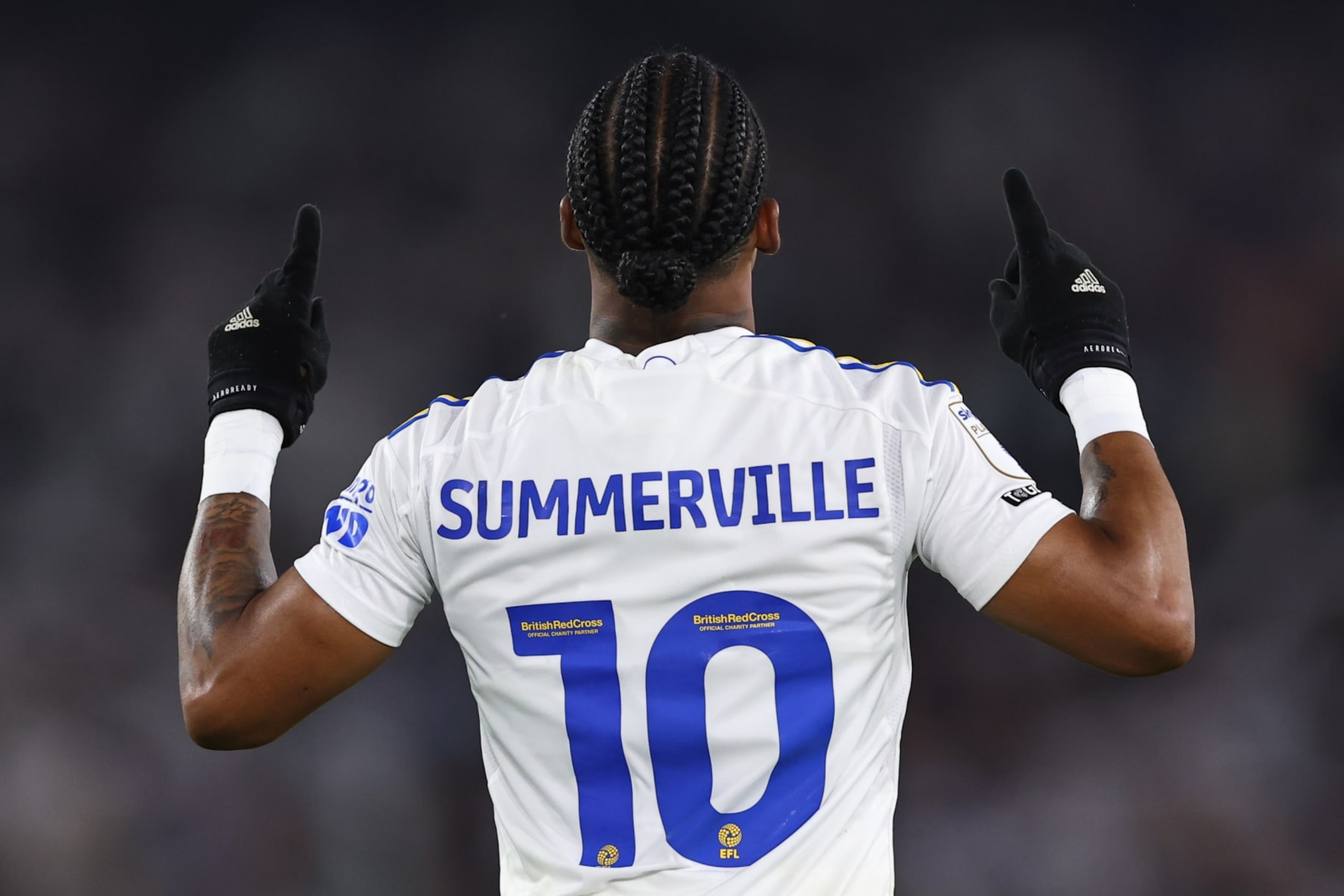 LEEDS, ENGLAND - MAY 16: Crysencio Summerville of Leeds United celebrates after scoring a goal to make it 4-0 during the Sky Bet Championship Play-Off Semi-Final 2nd Leg match between Leeds United and Norwich City at Elland Road on May 16, 2024 in Leeds, England.(Photo by Robbie Jay Barratt - AMA/Getty Images)